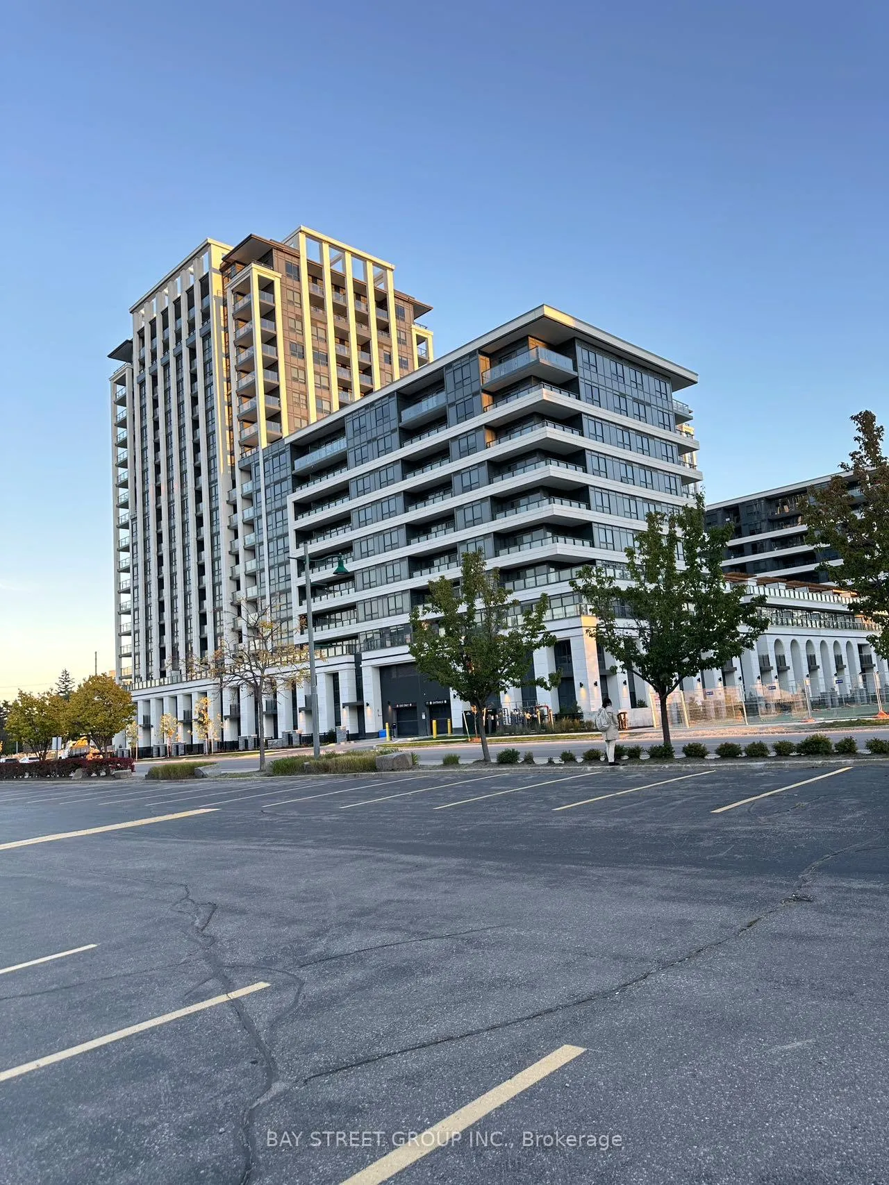 Photo 3 of Unit 712, 9 Clegg Road, Markham, Unionville — HOMEH