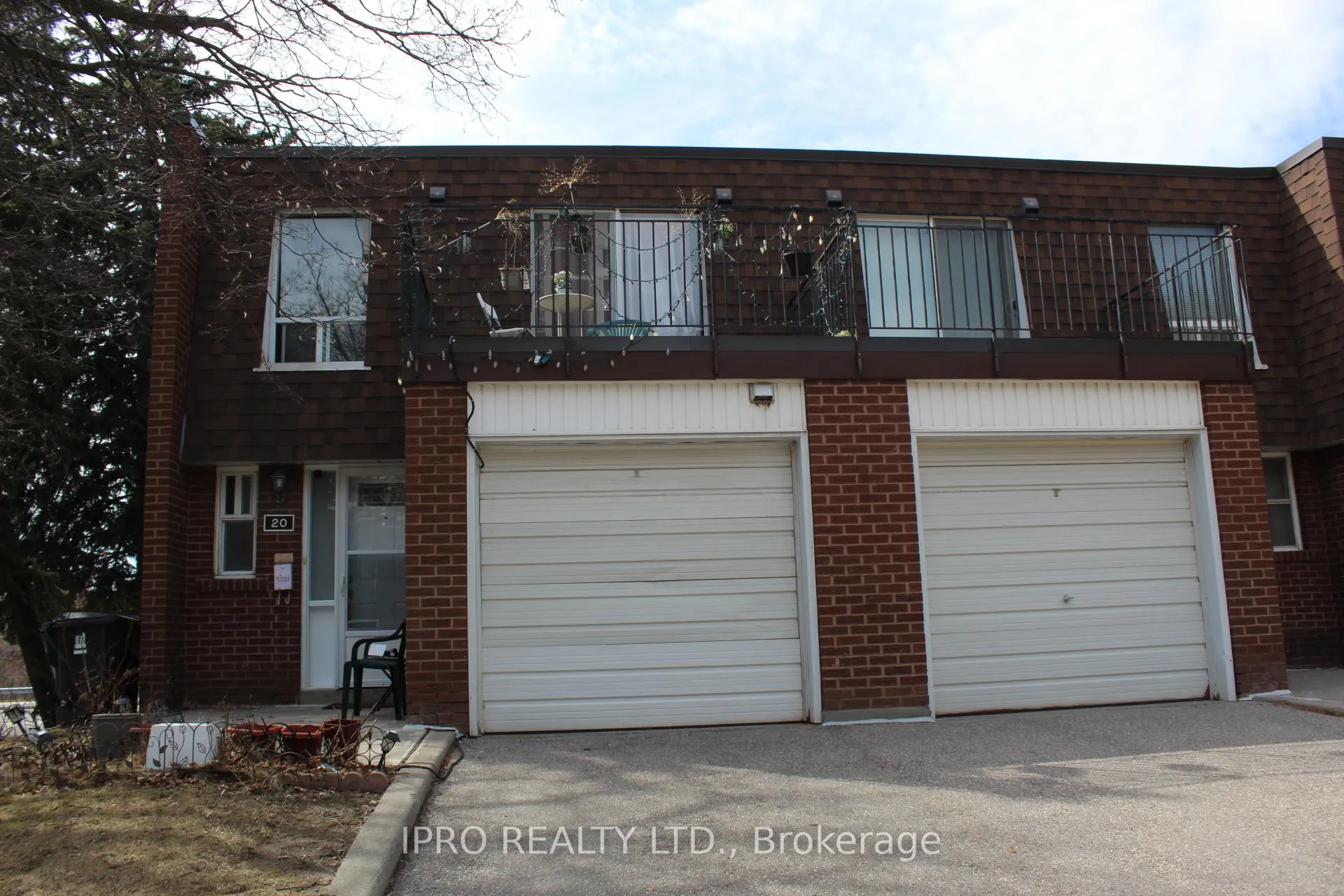 Front of Unit 20, 50 Bridletowne Circle W