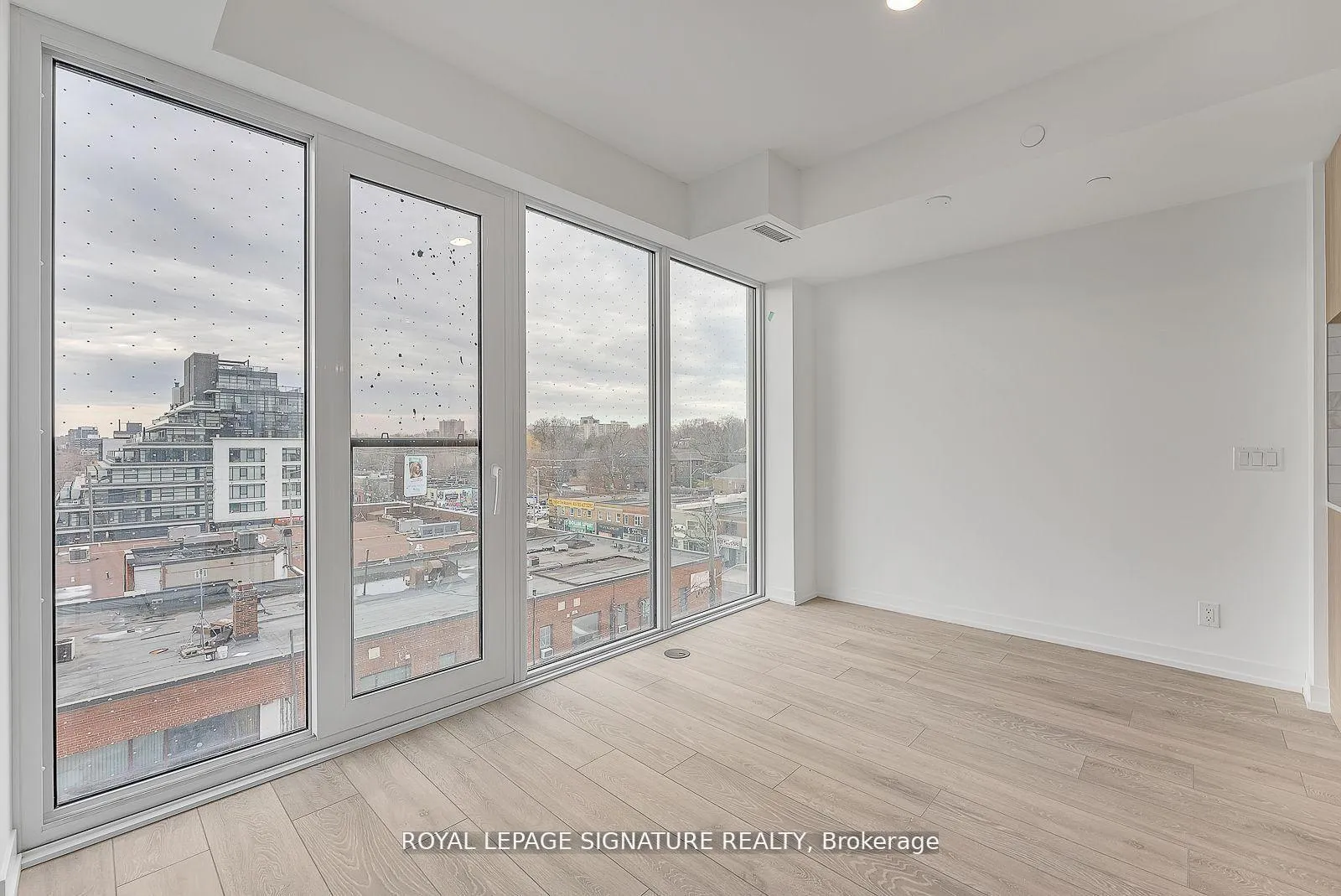 Photo 4 of Unit 515, 2020 Bathurst Street, Toronto, Humewood-Cedarvale — HOMEH