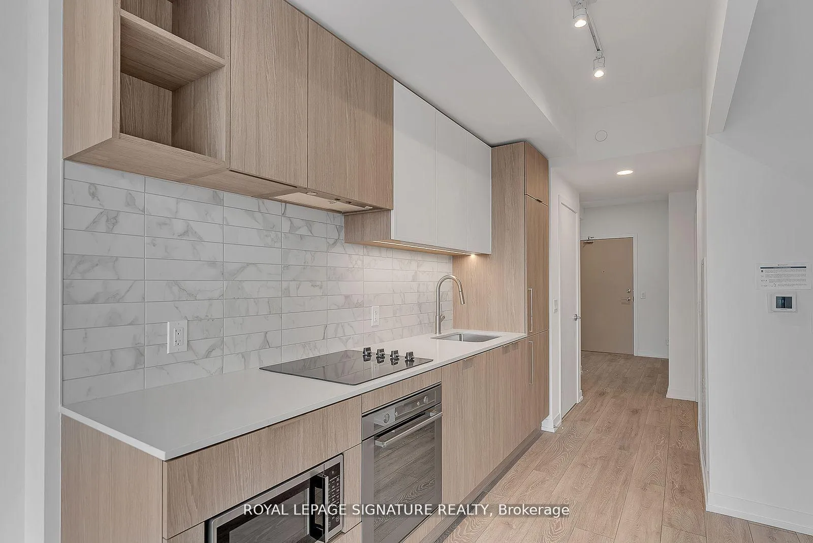 Photo 5 of Unit 515, 2020 Bathurst Street, Toronto, Humewood-Cedarvale — HOMEH