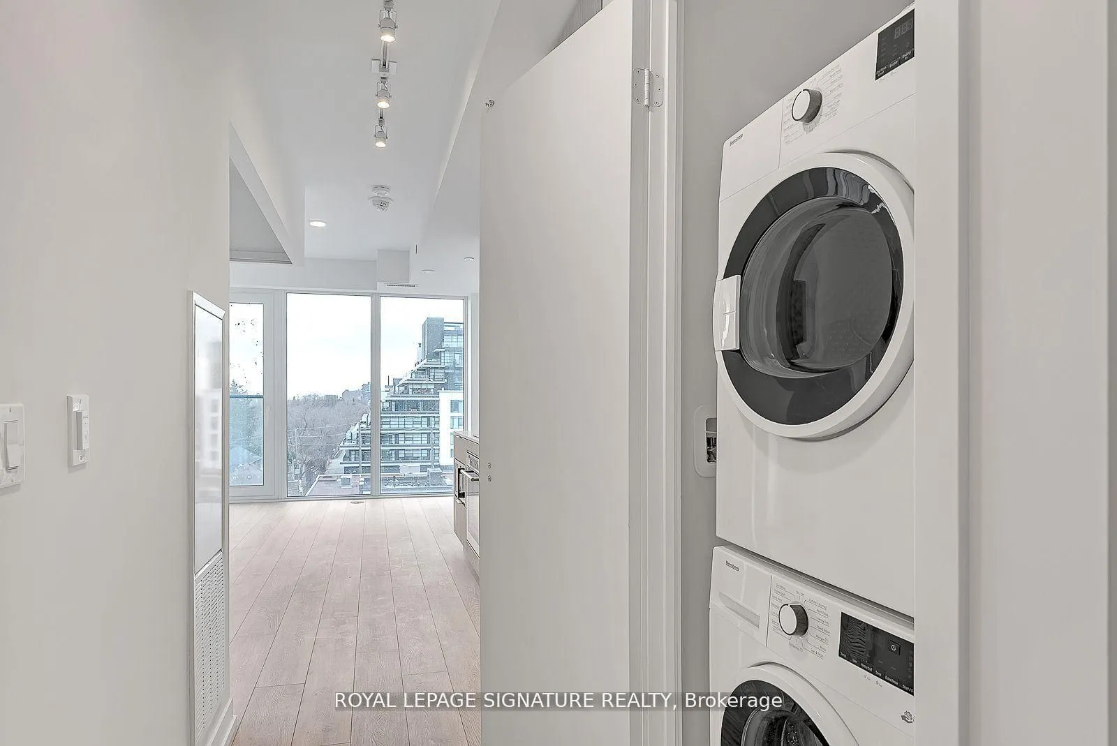 Photo 6 of Unit 515, 2020 Bathurst Street, Toronto, Humewood-Cedarvale — HOMEH