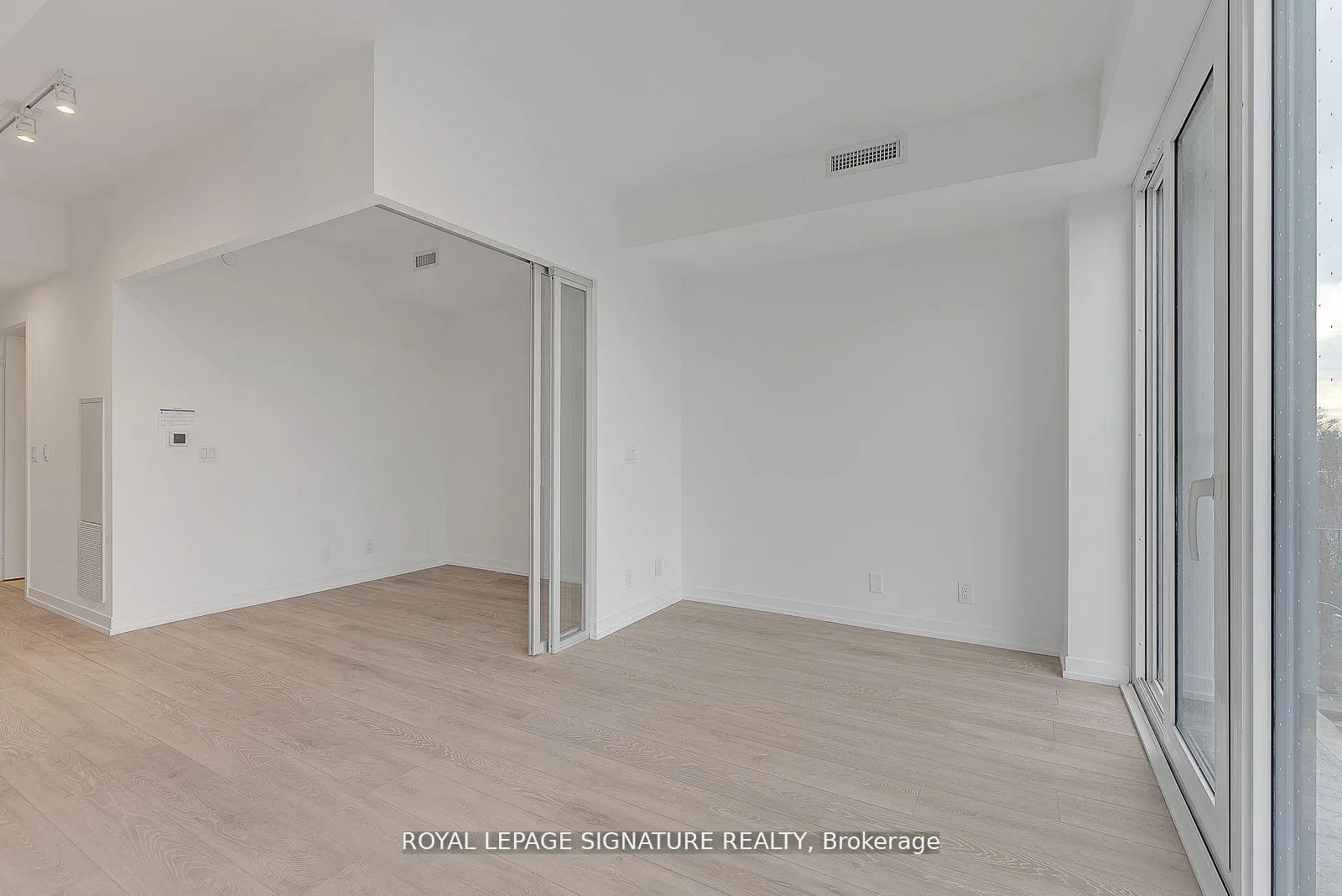 Photo 9 of Unit 515, 2020 Bathurst Street, Toronto, Humewood-Cedarvale — HOMEH