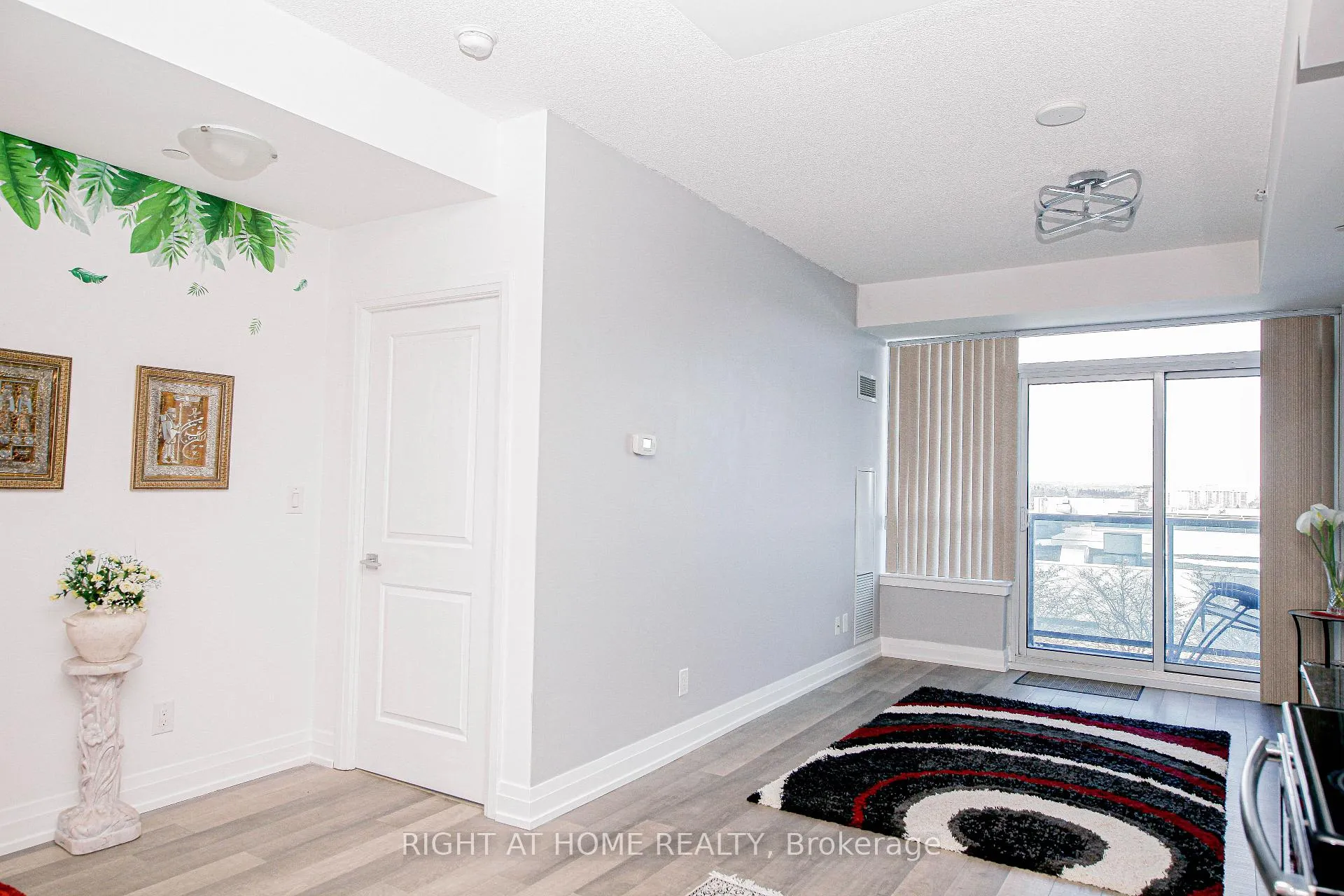 Photo 15 of Unit 510, 7167 Yonge Street, Markham, Thornhill — HOMEH