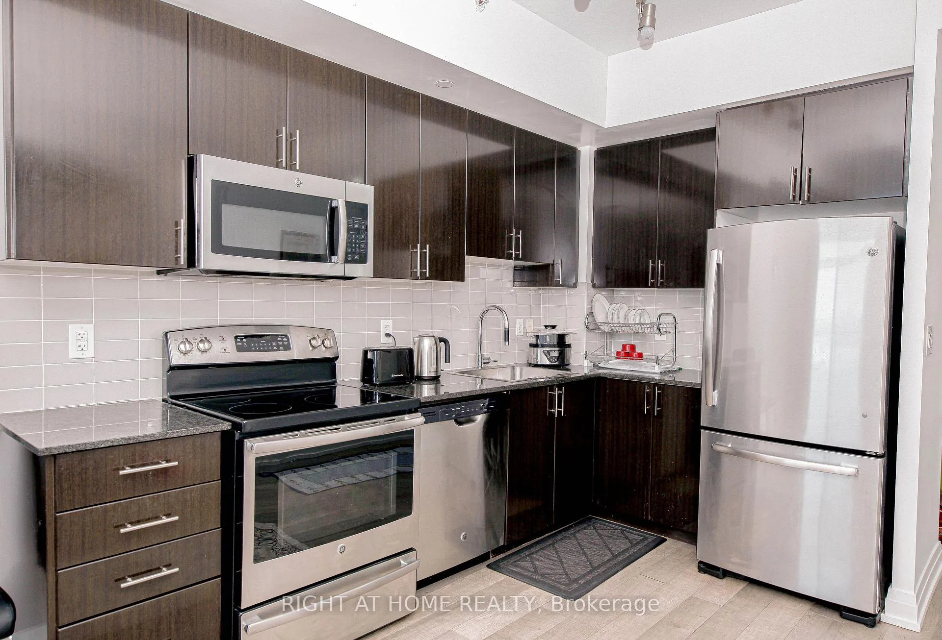 Photo 20 of Unit 510, 7167 Yonge Street, Markham, Thornhill — HOMEH
