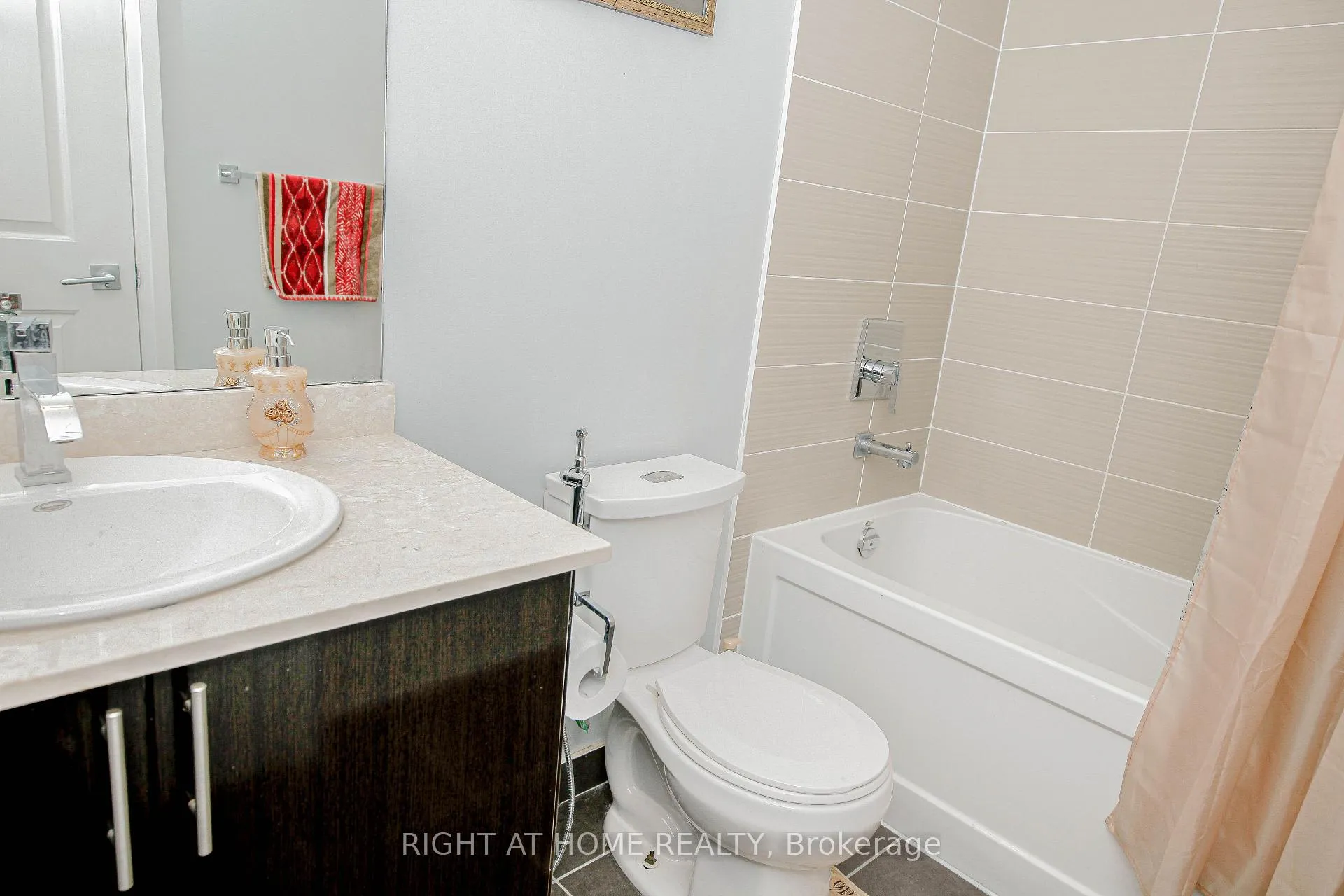 Photo 22 of Unit 510, 7167 Yonge Street, Markham, Thornhill — HOMEH