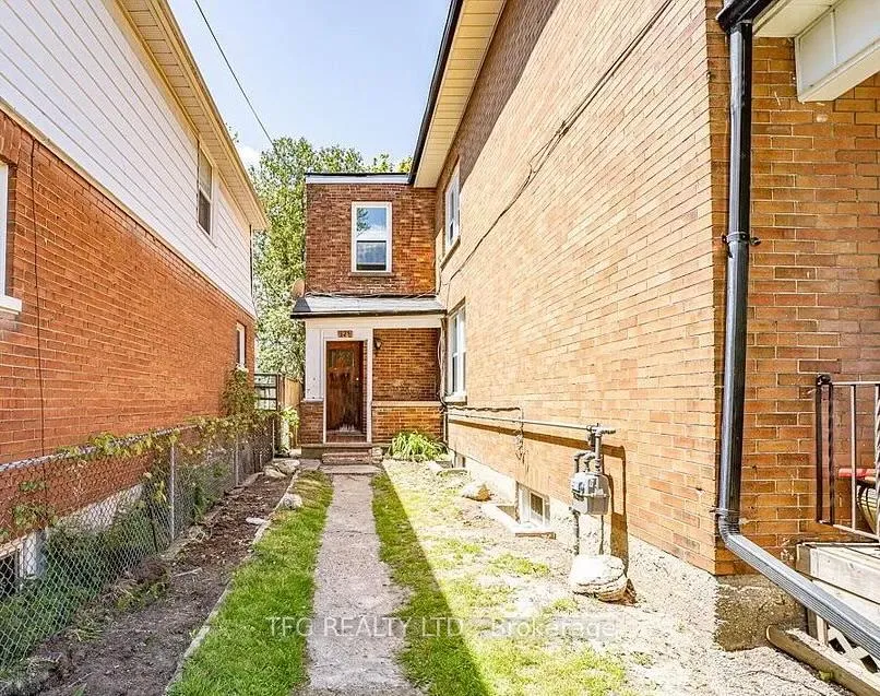Photo 9 of Unit 3, 324 Kingsdale Avenue, Oshawa, O'Neill — HOMEH