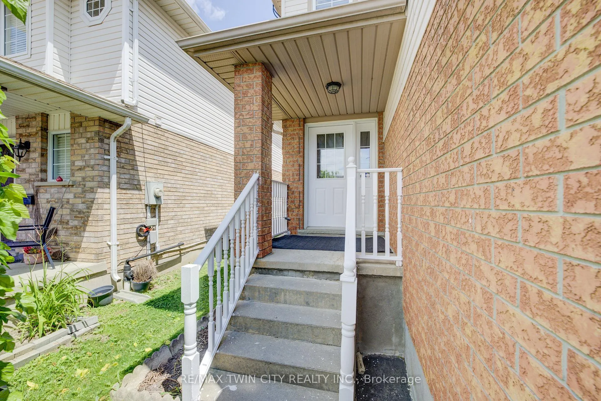 Photo 3 of 184 Copper Leaf Street, Kitchener — HOMEH