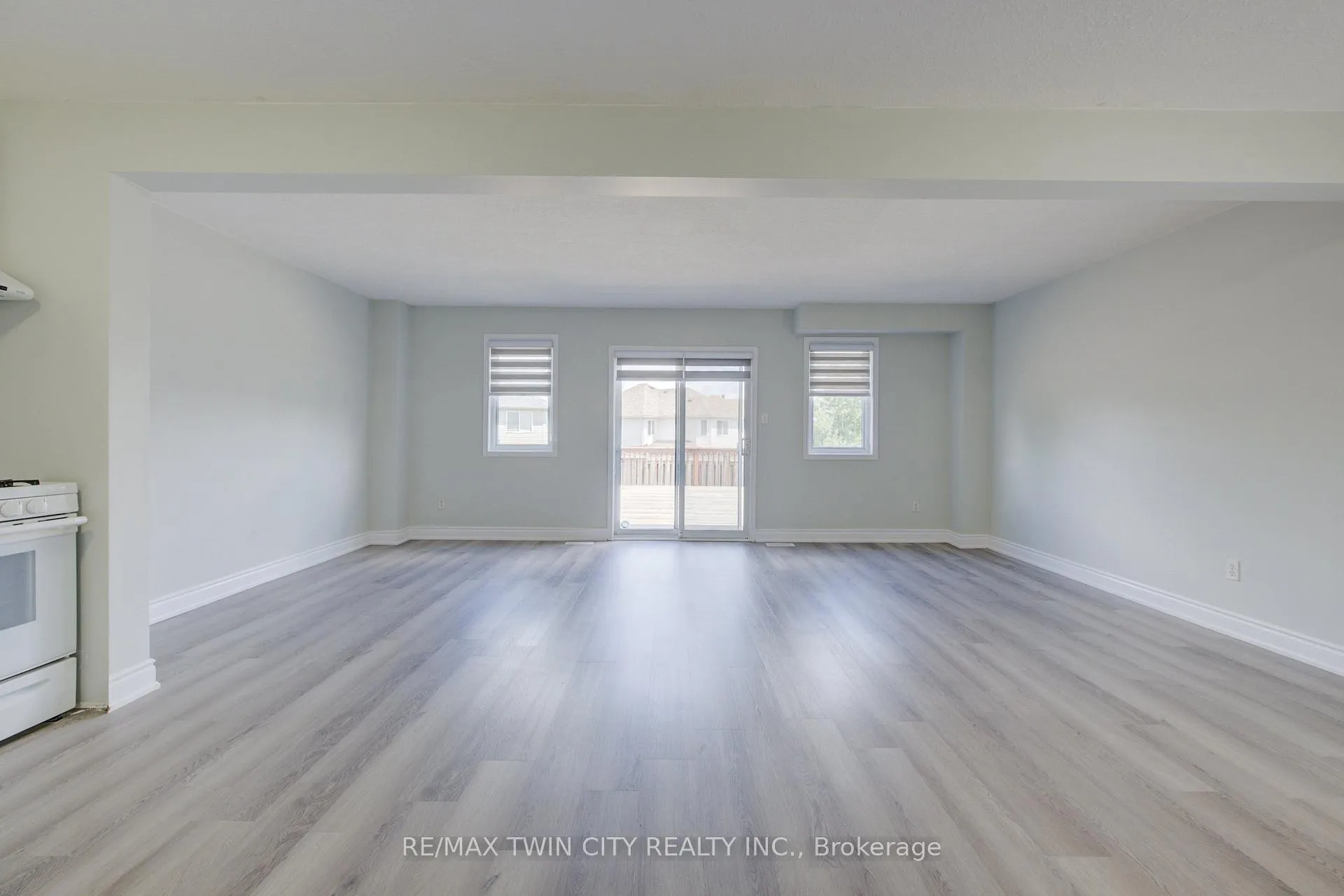 Photo 8 of 184 Copper Leaf Street, Kitchener — HOMEH