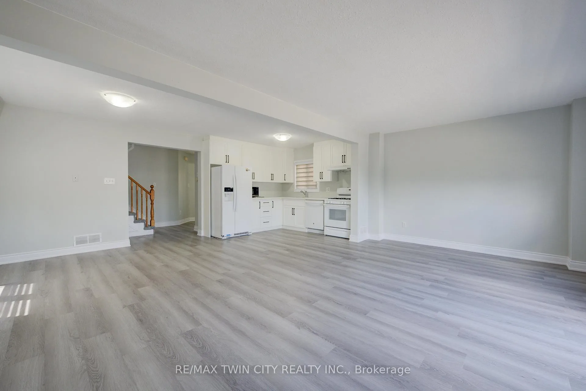 Photo 9 of 184 Copper Leaf Street, Kitchener — HOMEH