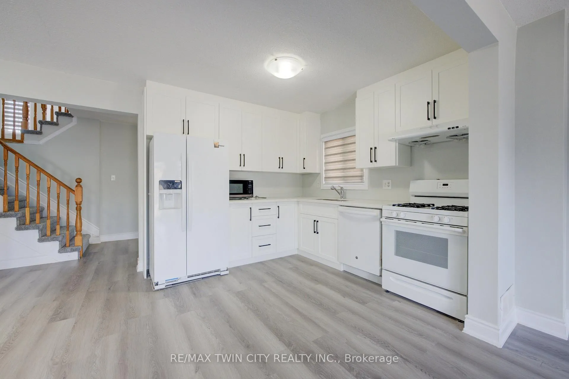 Photo 11 of 184 Copper Leaf Street, Kitchener — HOMEH