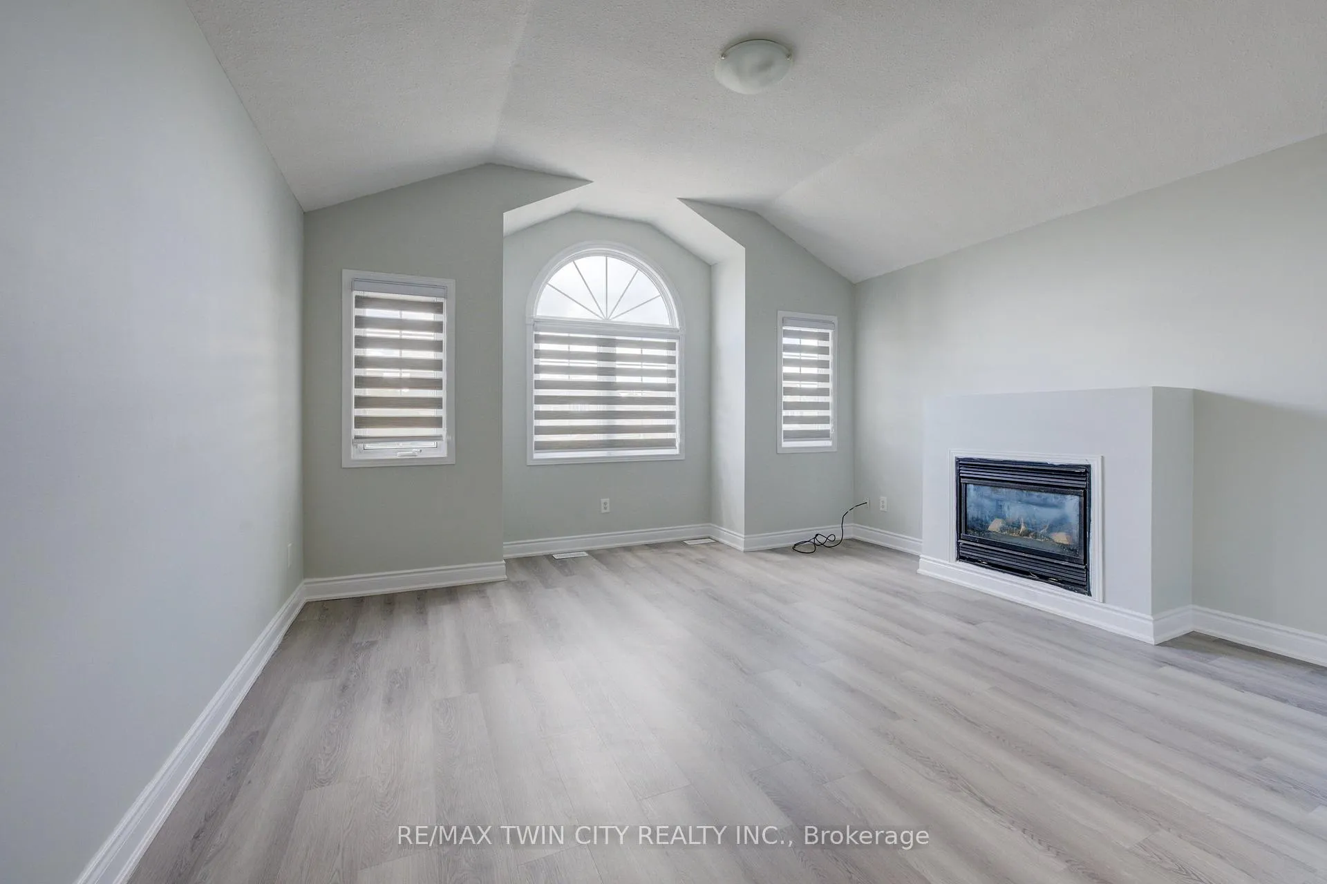Photo 17 of 184 Copper Leaf Street, Kitchener — HOMEH