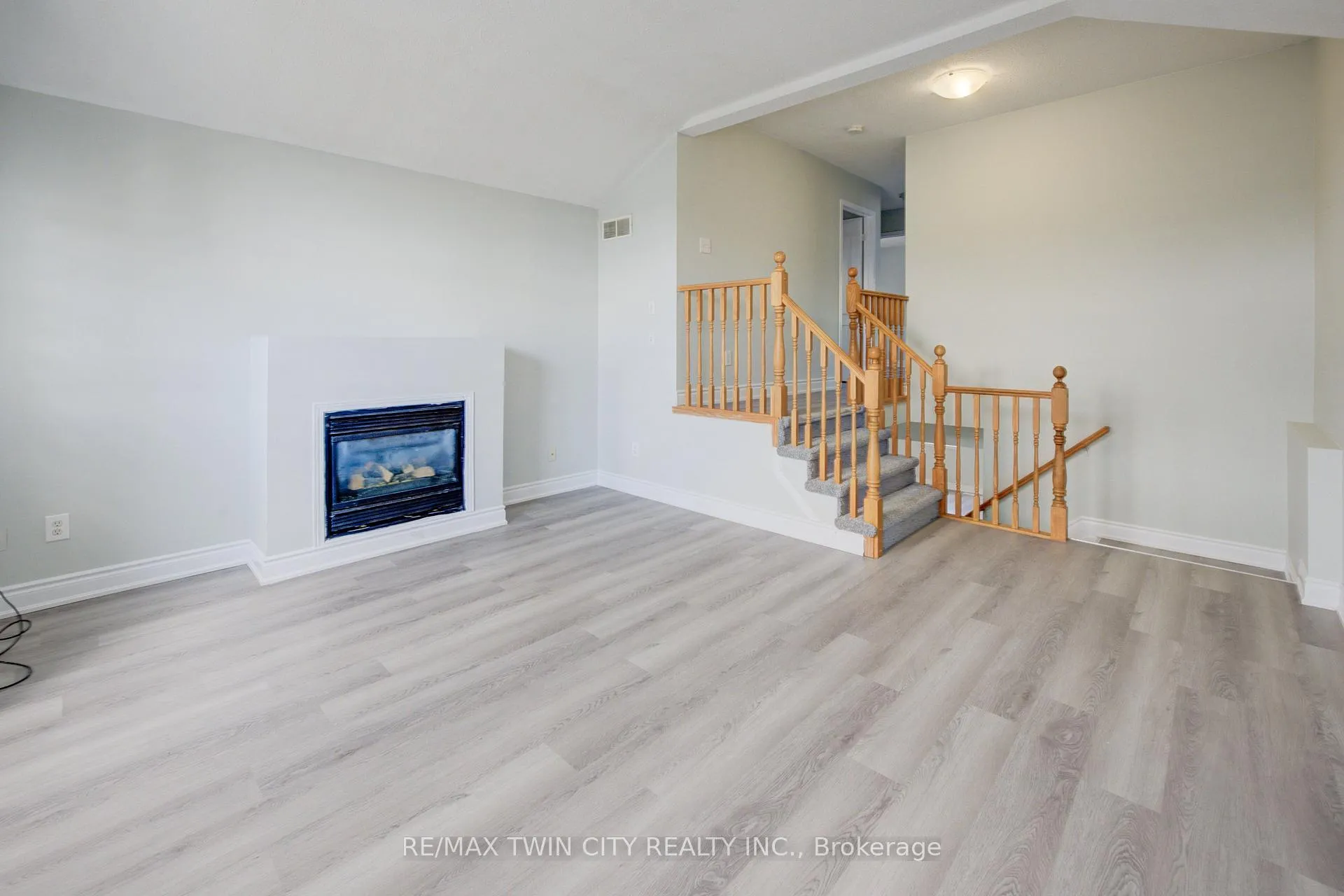 Photo 18 of 184 Copper Leaf Street, Kitchener — HOMEH
