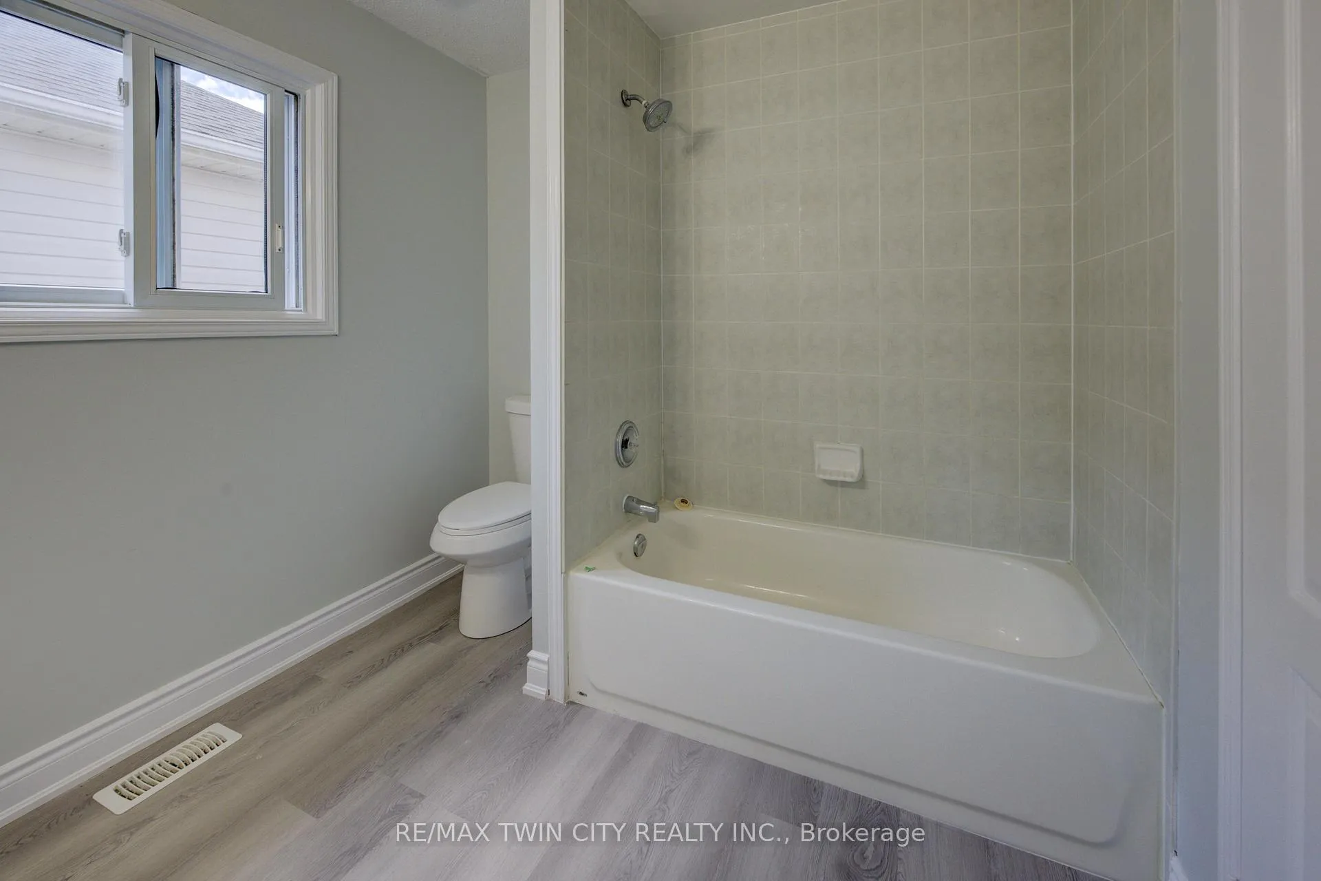 Photo 25 of 184 Copper Leaf Street, Kitchener — HOMEH