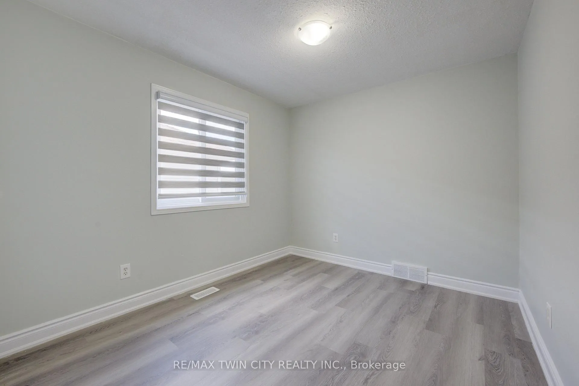 Photo 26 of 184 Copper Leaf Street, Kitchener — HOMEH