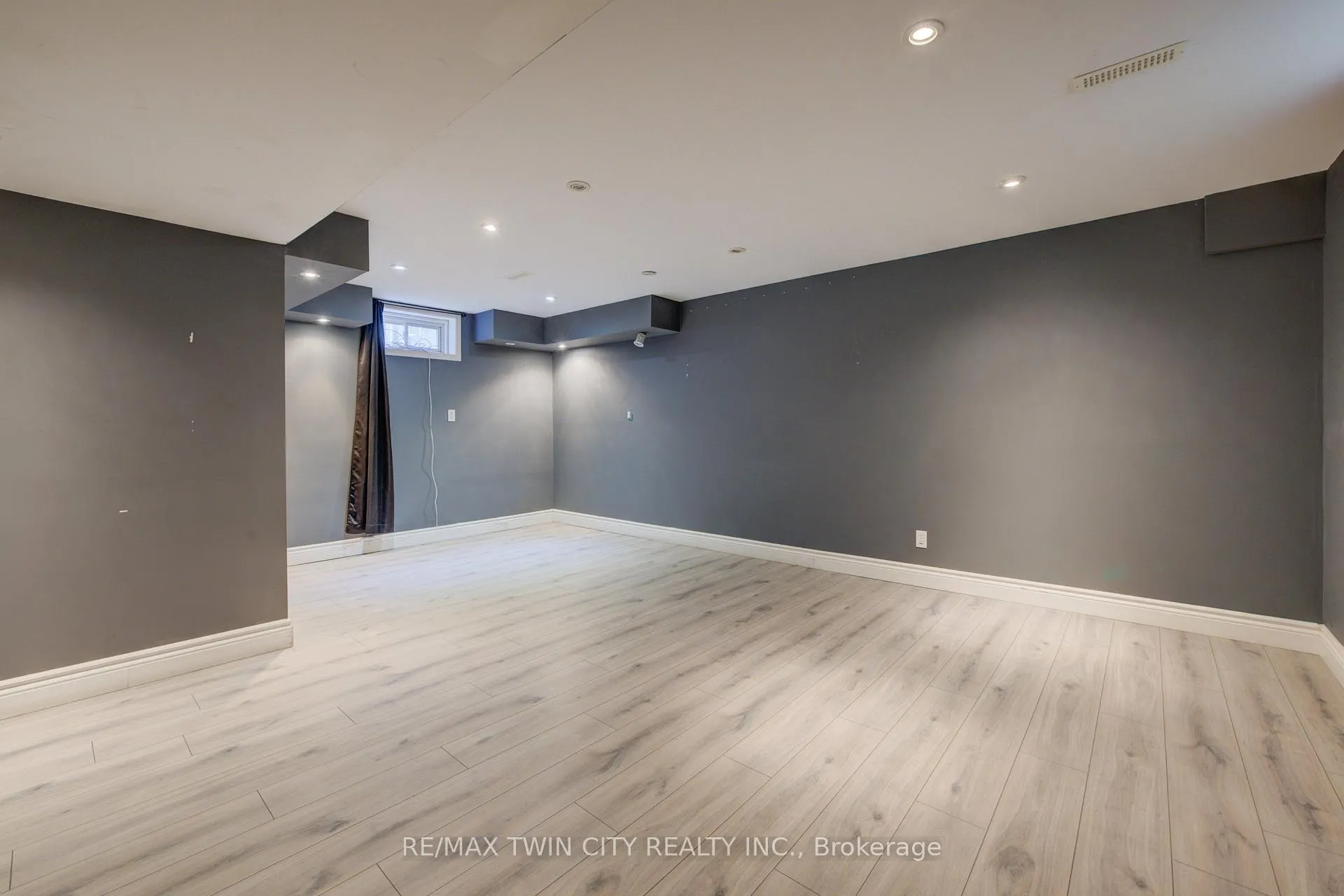Photo 32 of 184 Copper Leaf Street, Kitchener — HOMEH