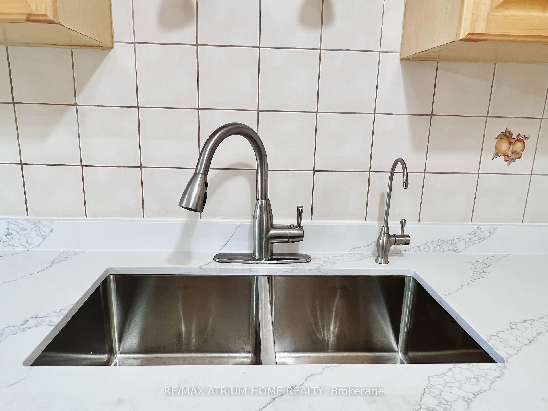 Photo 9 of Unit Upper, 3 Douglas Haig Drive, Markham, Milliken Mills East — HOMEH