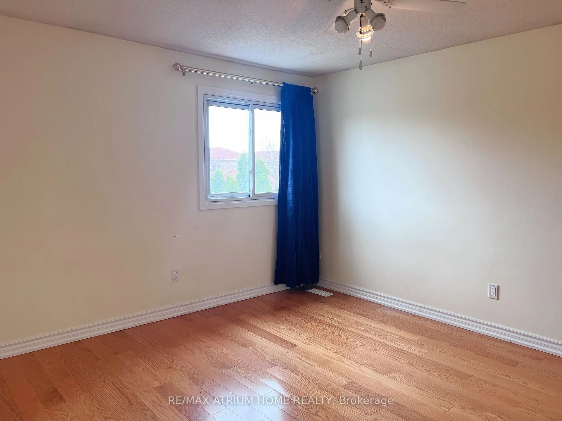 Photo 15 of Unit Upper, 3 Douglas Haig Drive, Markham, Milliken Mills East — HOMEH