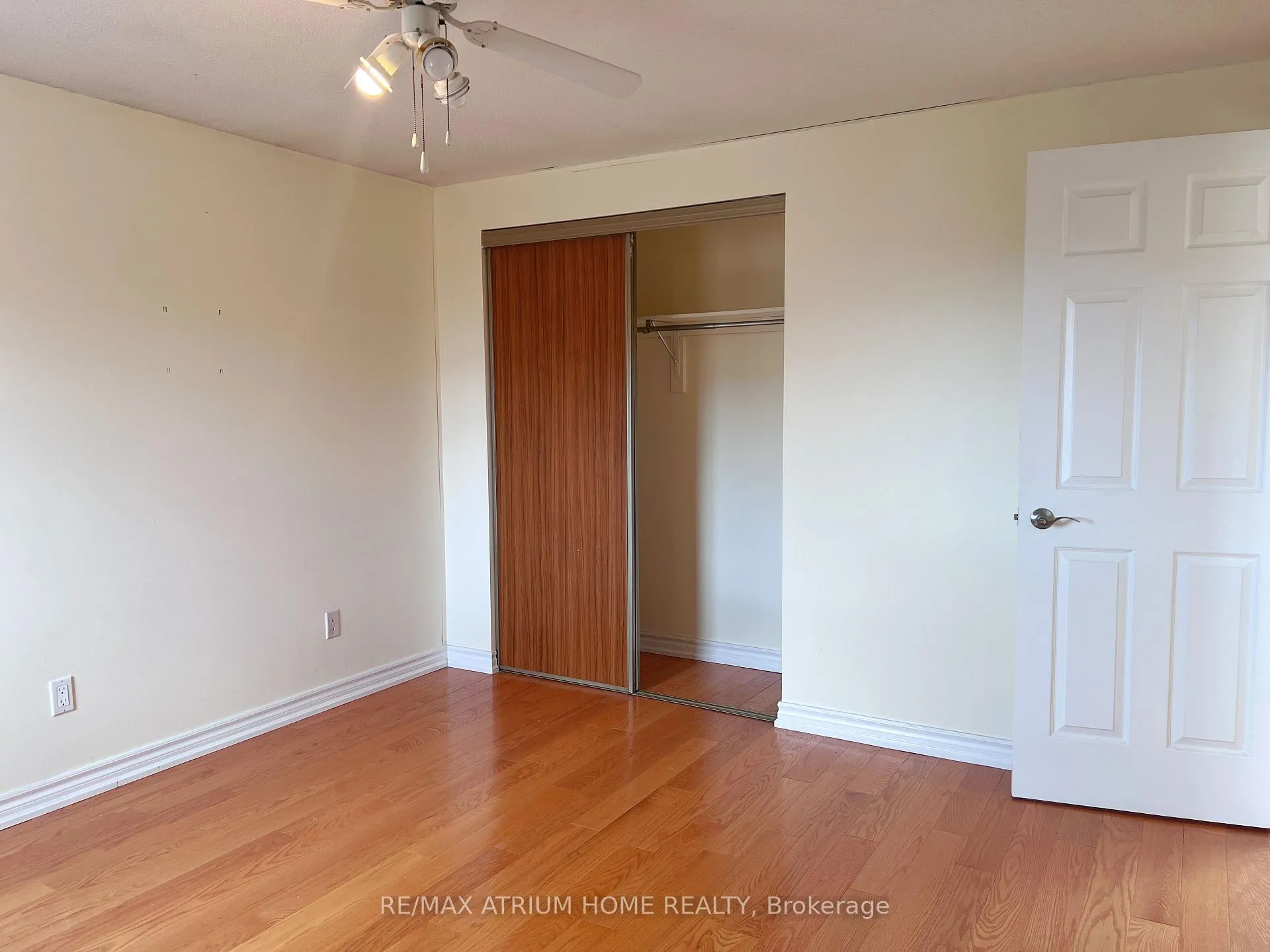 Photo 16 of Unit Upper, 3 Douglas Haig Drive, Markham, Milliken Mills East — HOMEH