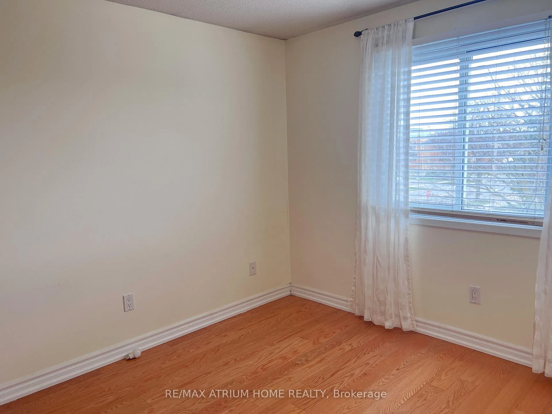 Photo 18 of Unit Upper, 3 Douglas Haig Drive, Markham, Milliken Mills East — HOMEH