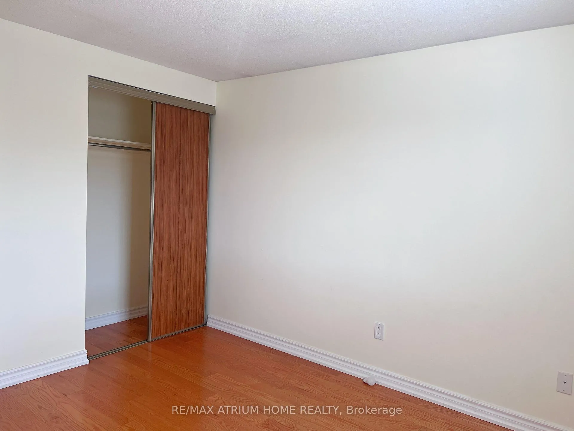 Photo 19 of Unit Upper, 3 Douglas Haig Drive, Markham, Milliken Mills East — HOMEH