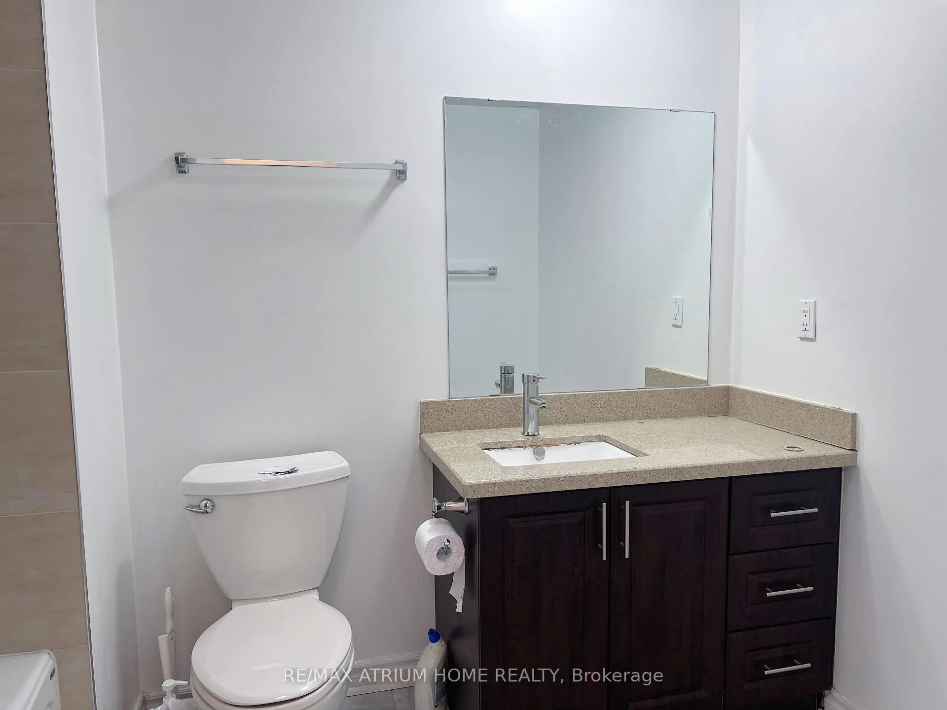 Photo 21 of Unit Upper, 3 Douglas Haig Drive, Markham, Milliken Mills East — HOMEH