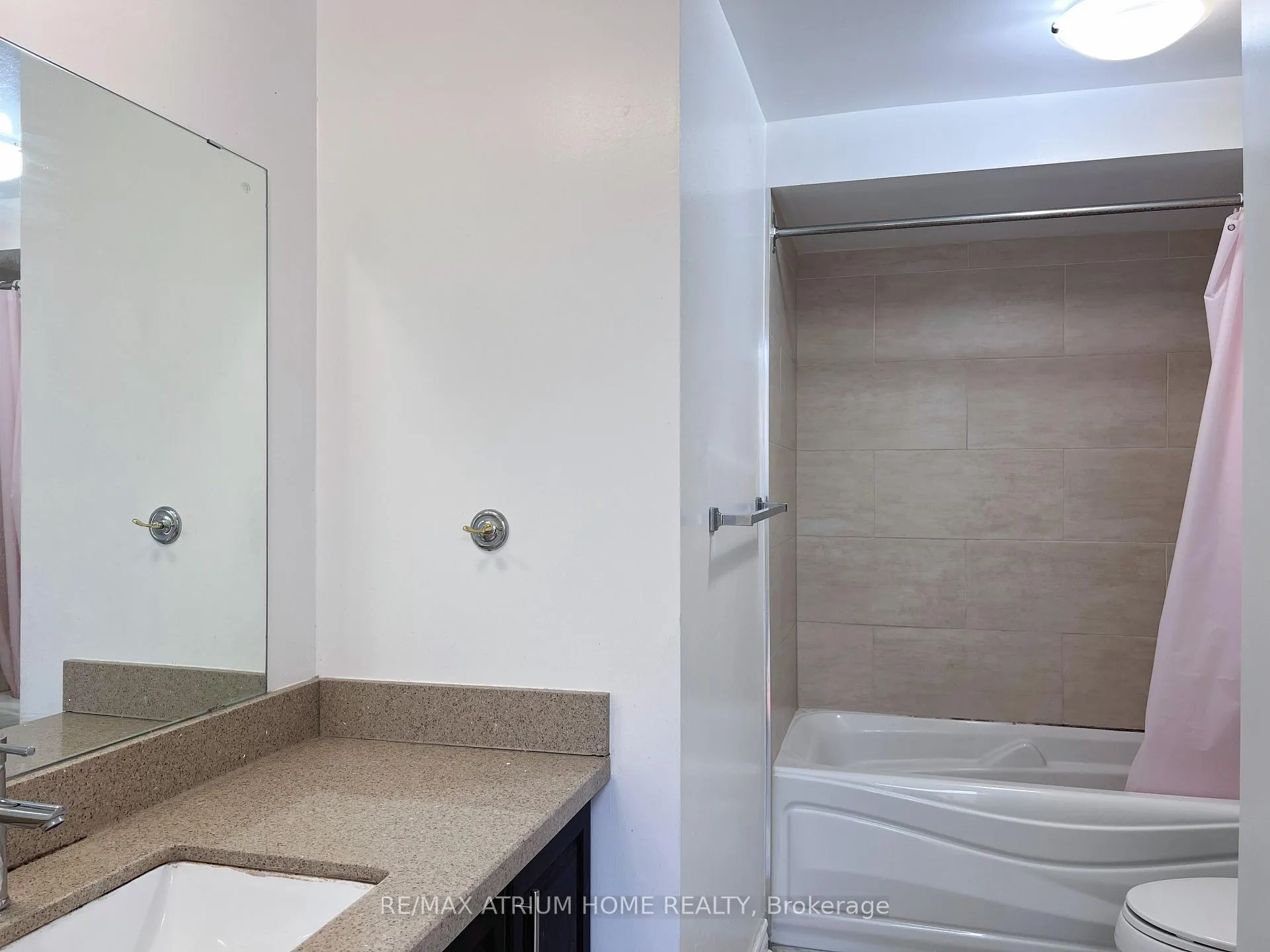 Photo 23 of Unit Upper, 3 Douglas Haig Drive, Markham, Milliken Mills East — HOMEH