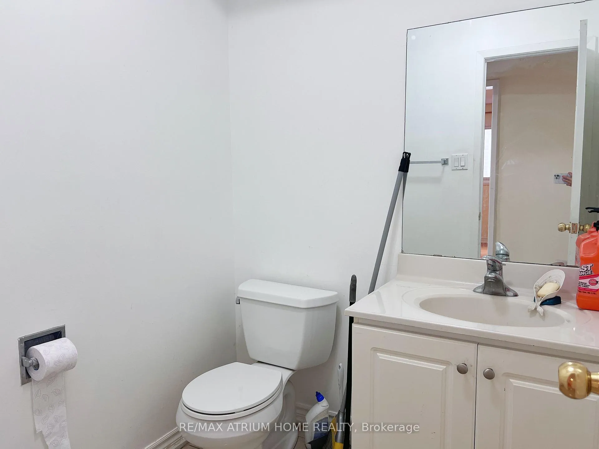 Photo 24 of Unit Upper, 3 Douglas Haig Drive, Markham, Milliken Mills East — HOMEH