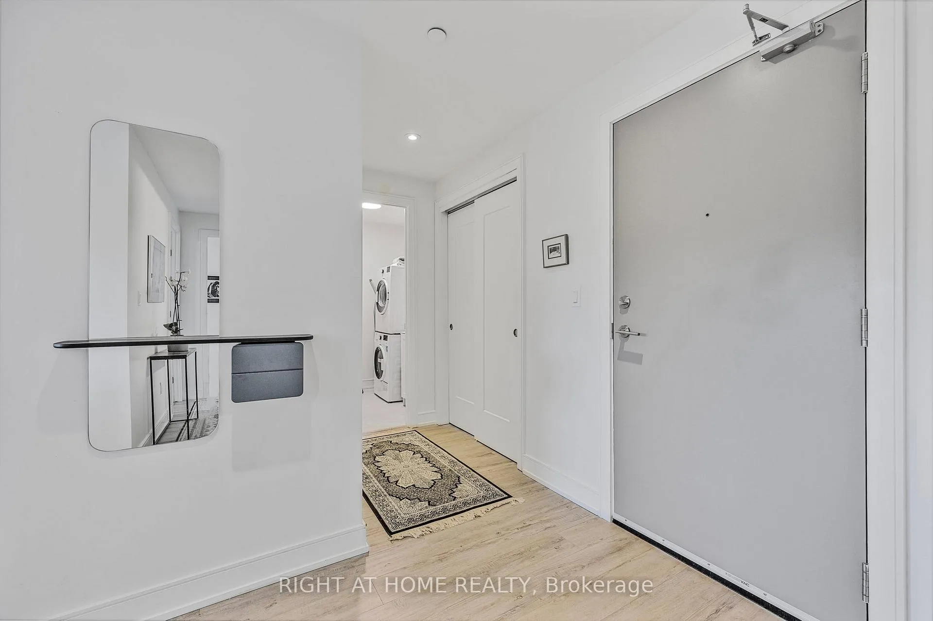 Photo 4 of Unit 720, 185 Dunlop Street E, Barrie, Lakeshore — HOMEH