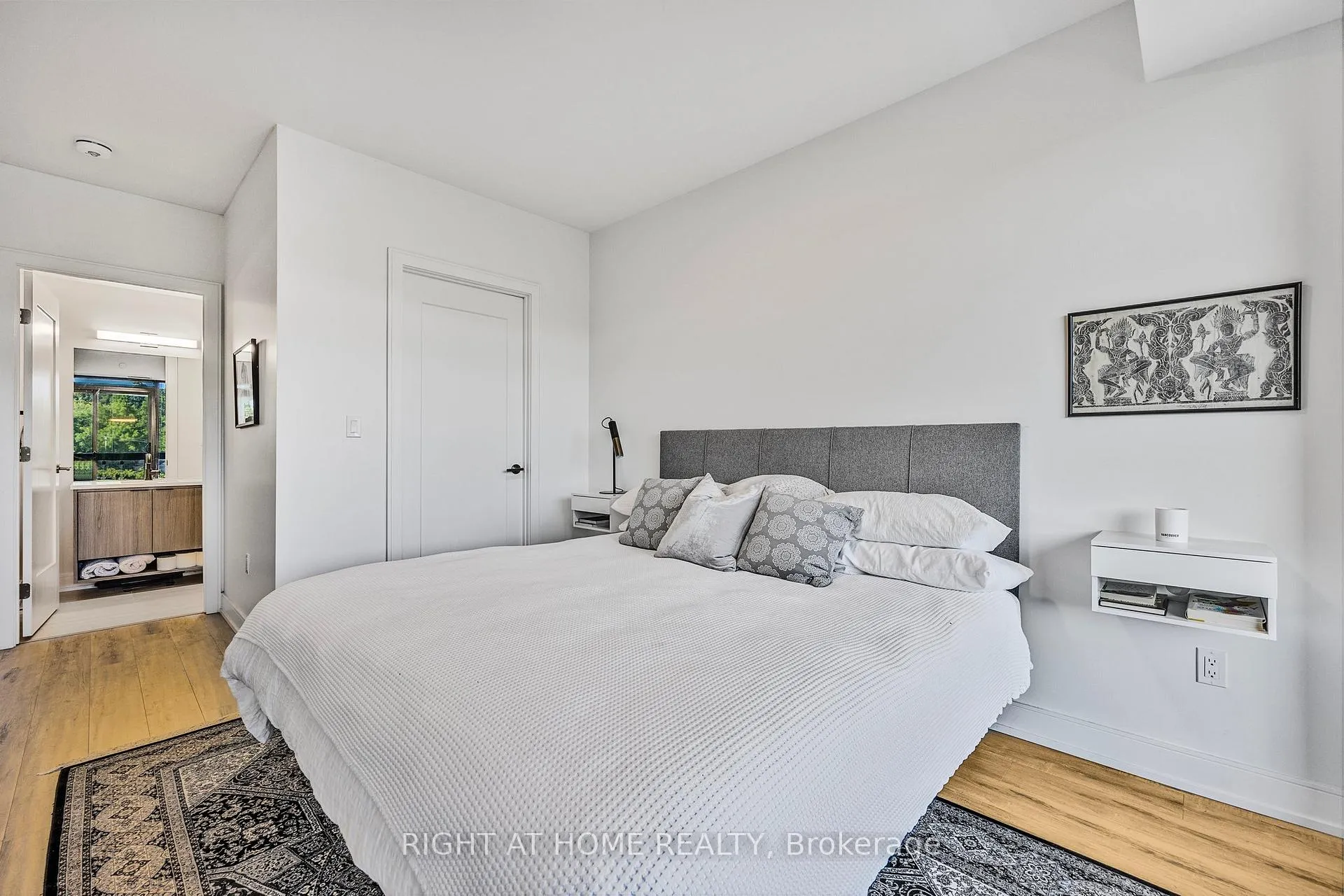 Photo 17 of Unit 720, 185 Dunlop Street E, Barrie, Lakeshore — HOMEH