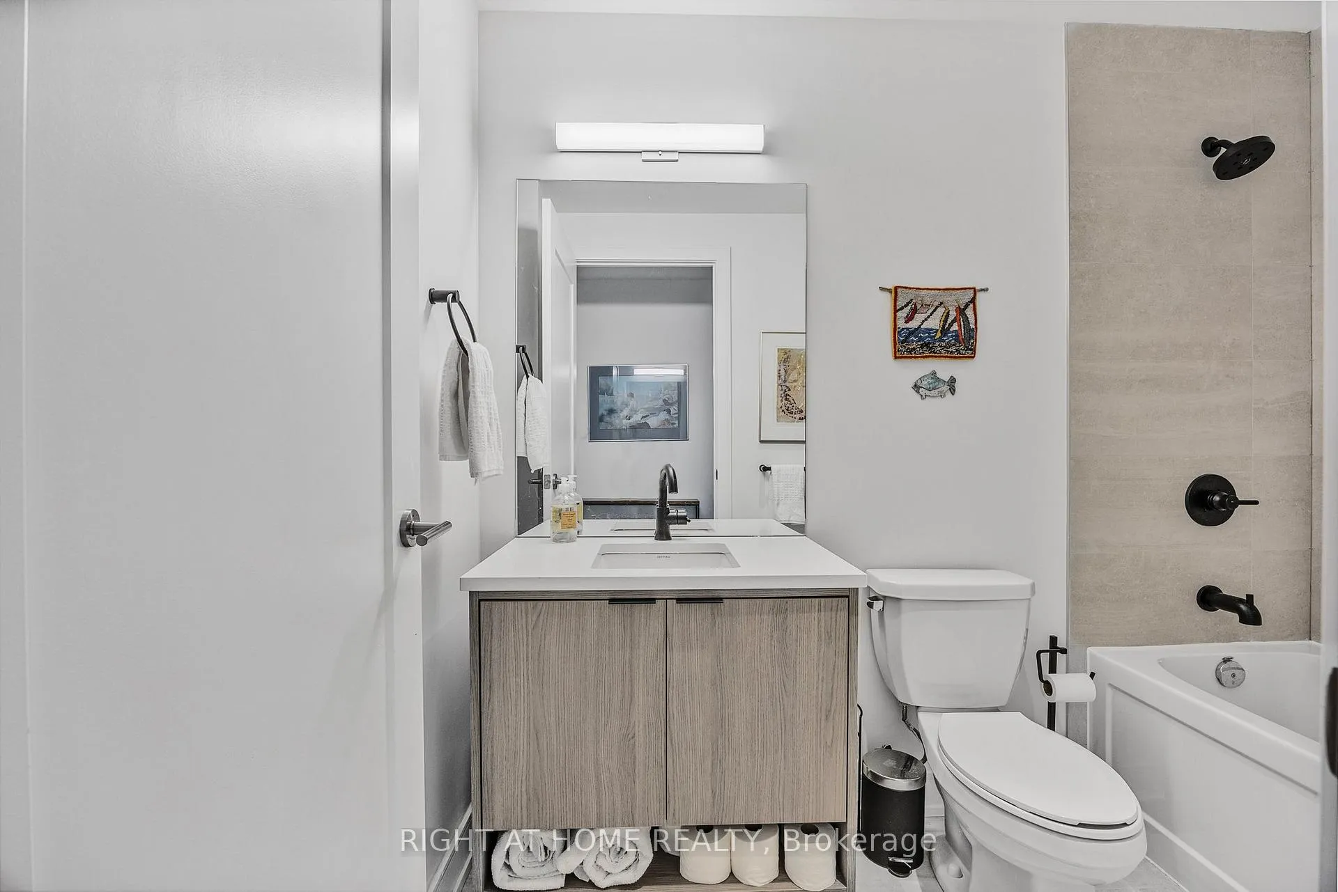 Photo 22 of Unit 720, 185 Dunlop Street E, Barrie, Lakeshore — HOMEH