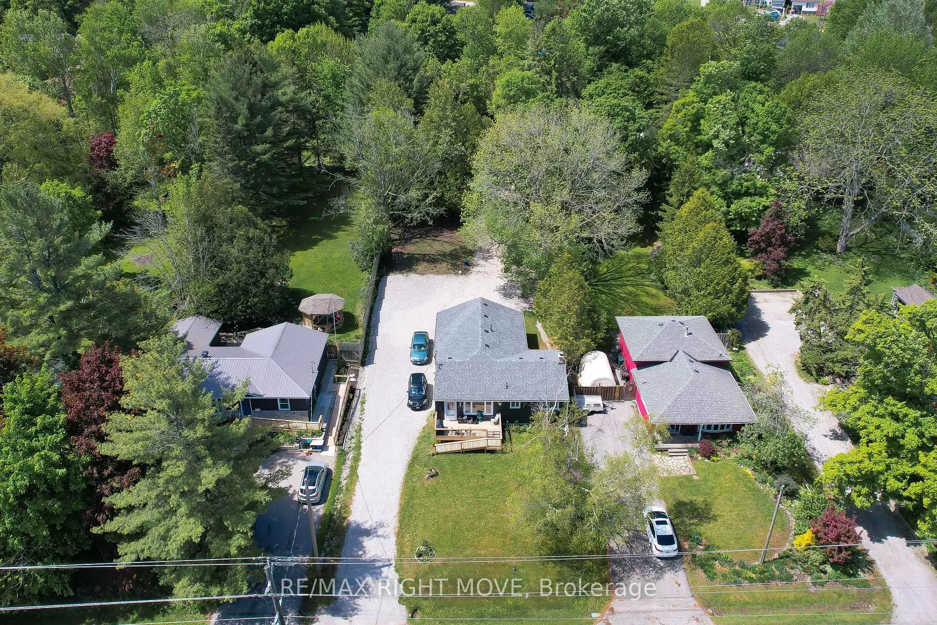 Front of 447 Sundial Drive