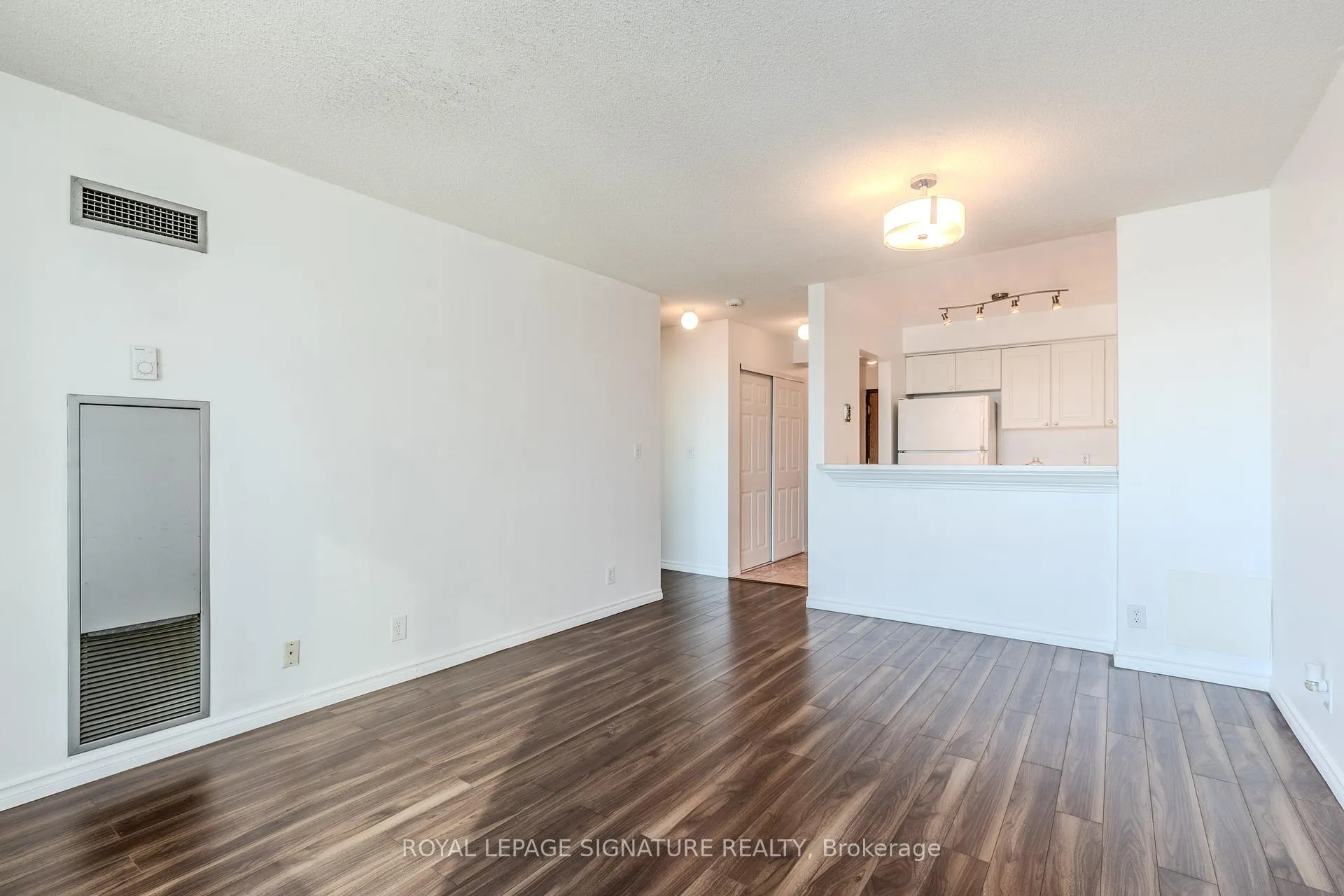 Front of Unit 1203, 1 Lee Centre Drive