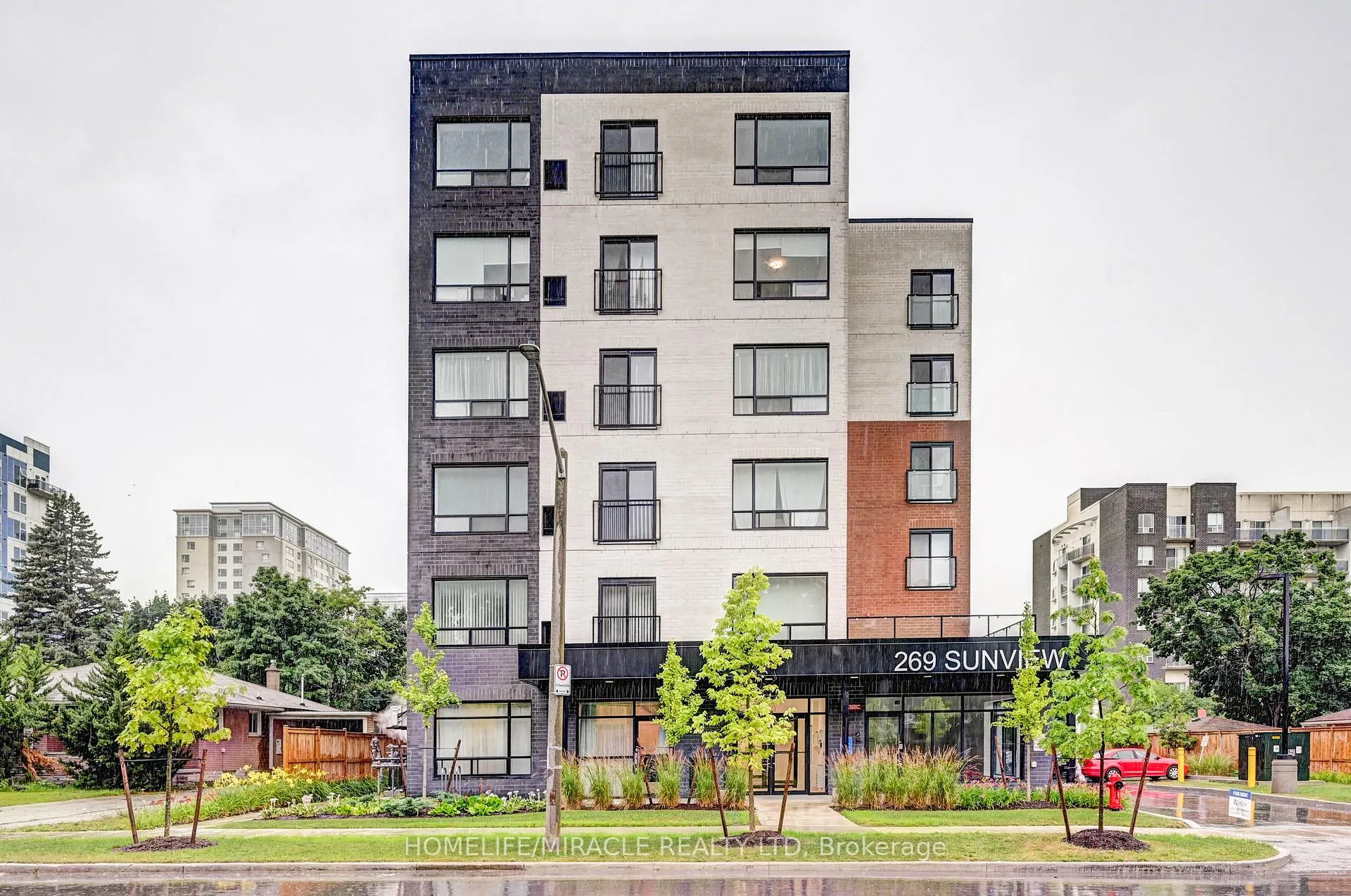 Front of Unit B05, 269 Sunview Street
