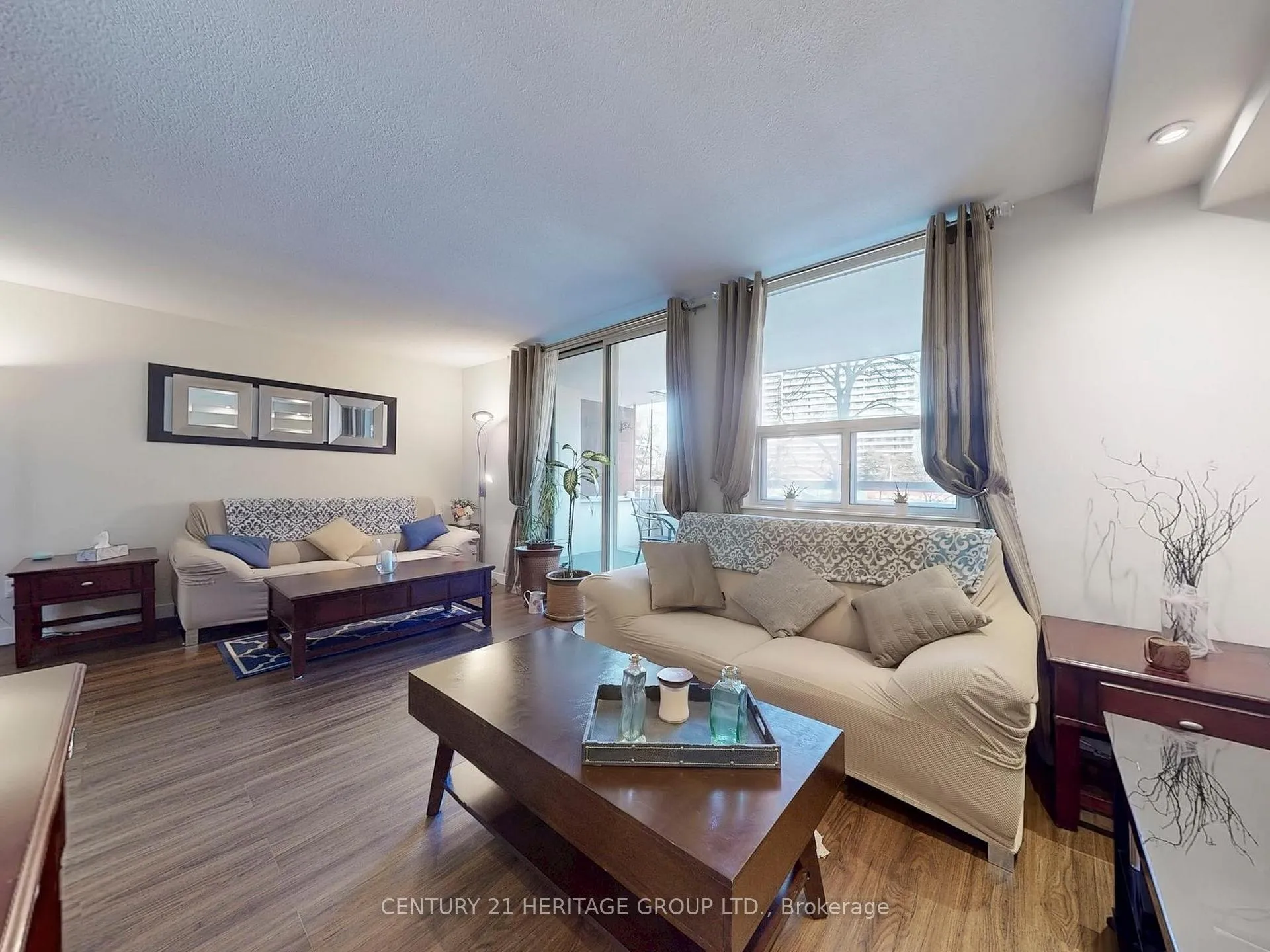 Photo 4 of Unit 308, 1 Royal Orchard Boulevard, Markham, Royal Orchard — HOMEH
