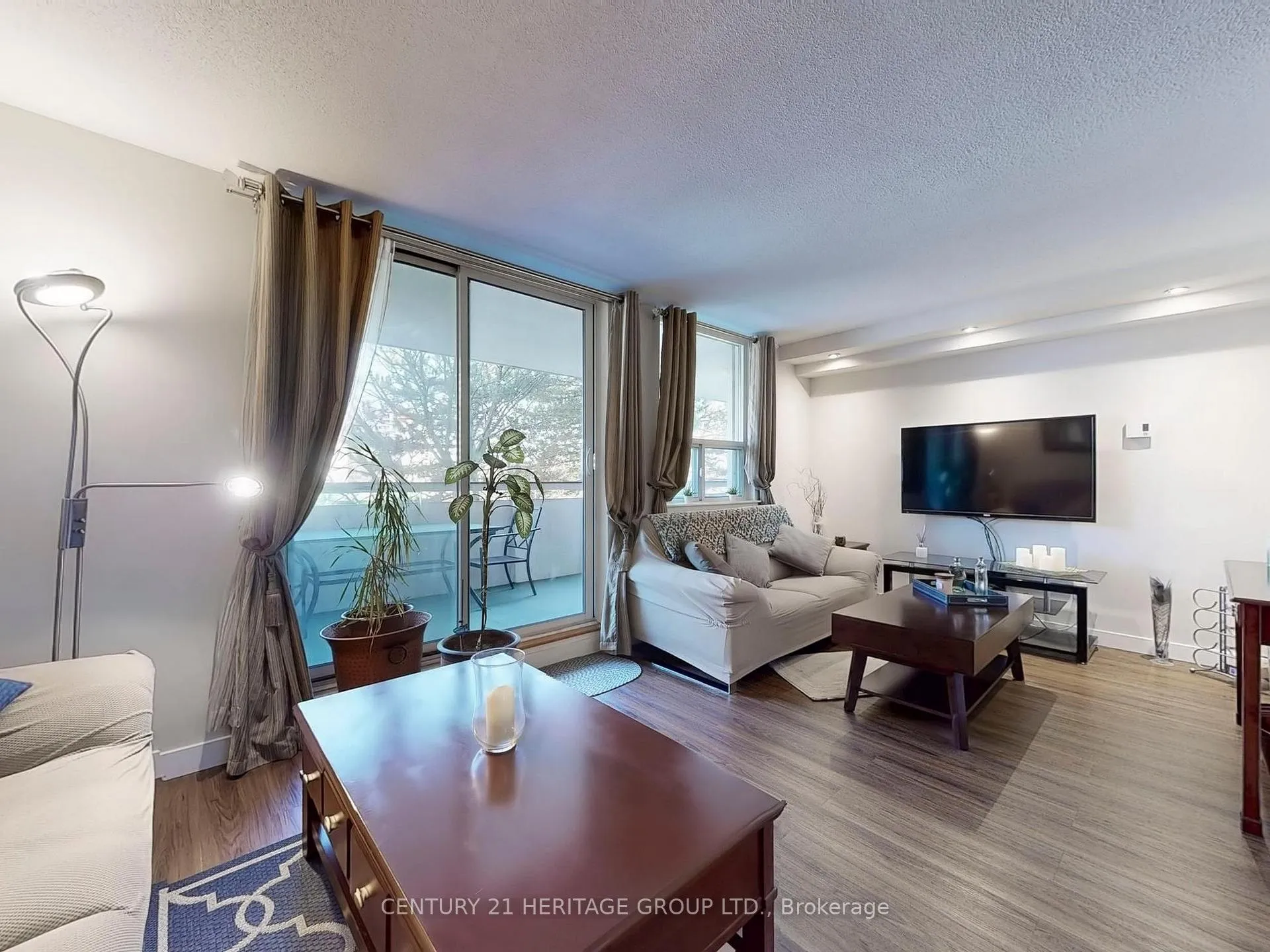 Photo 6 of Unit 308, 1 Royal Orchard Boulevard, Markham, Royal Orchard — HOMEH
