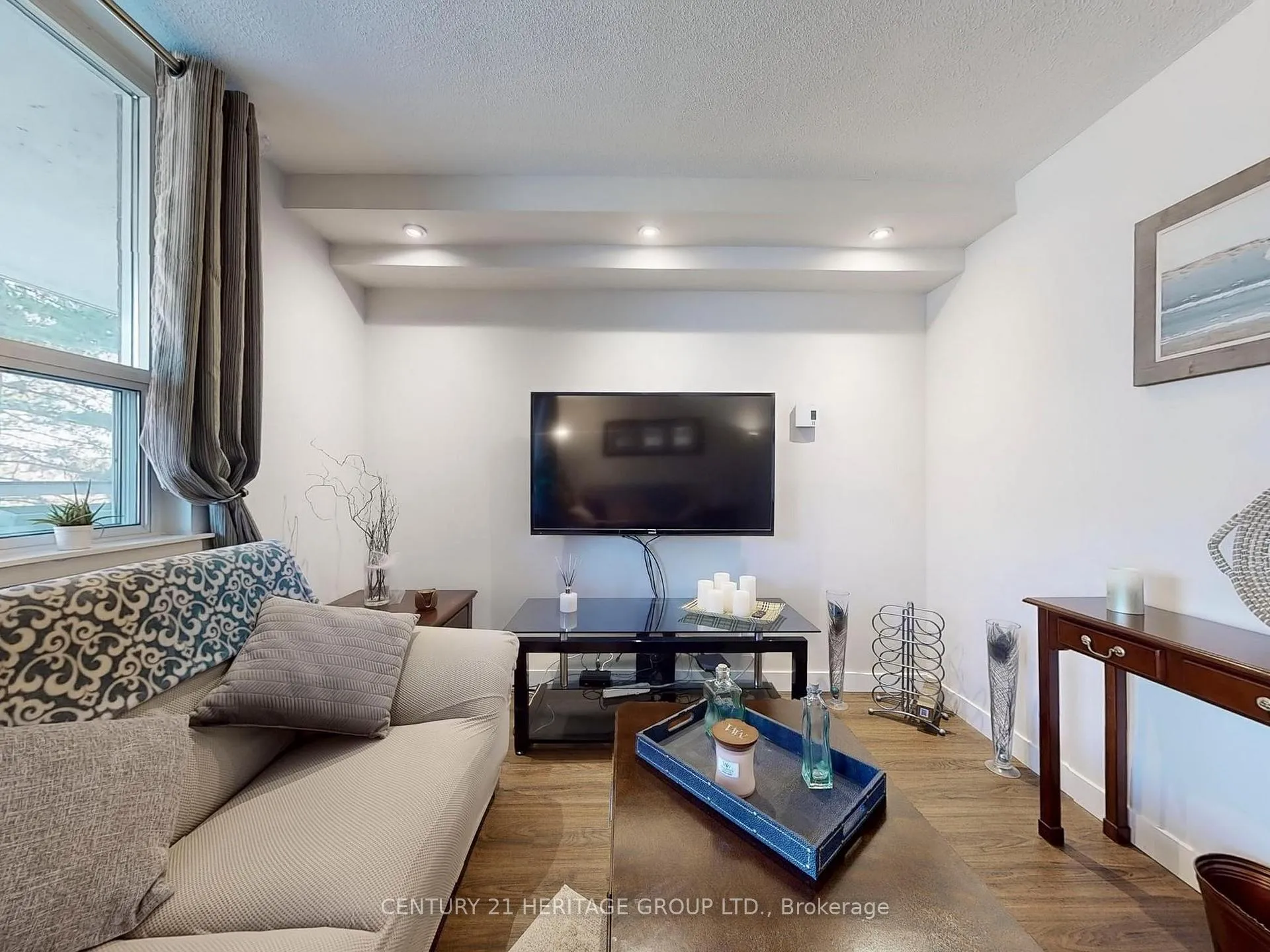 Photo 9 of Unit 308, 1 Royal Orchard Boulevard, Markham, Royal Orchard — HOMEH