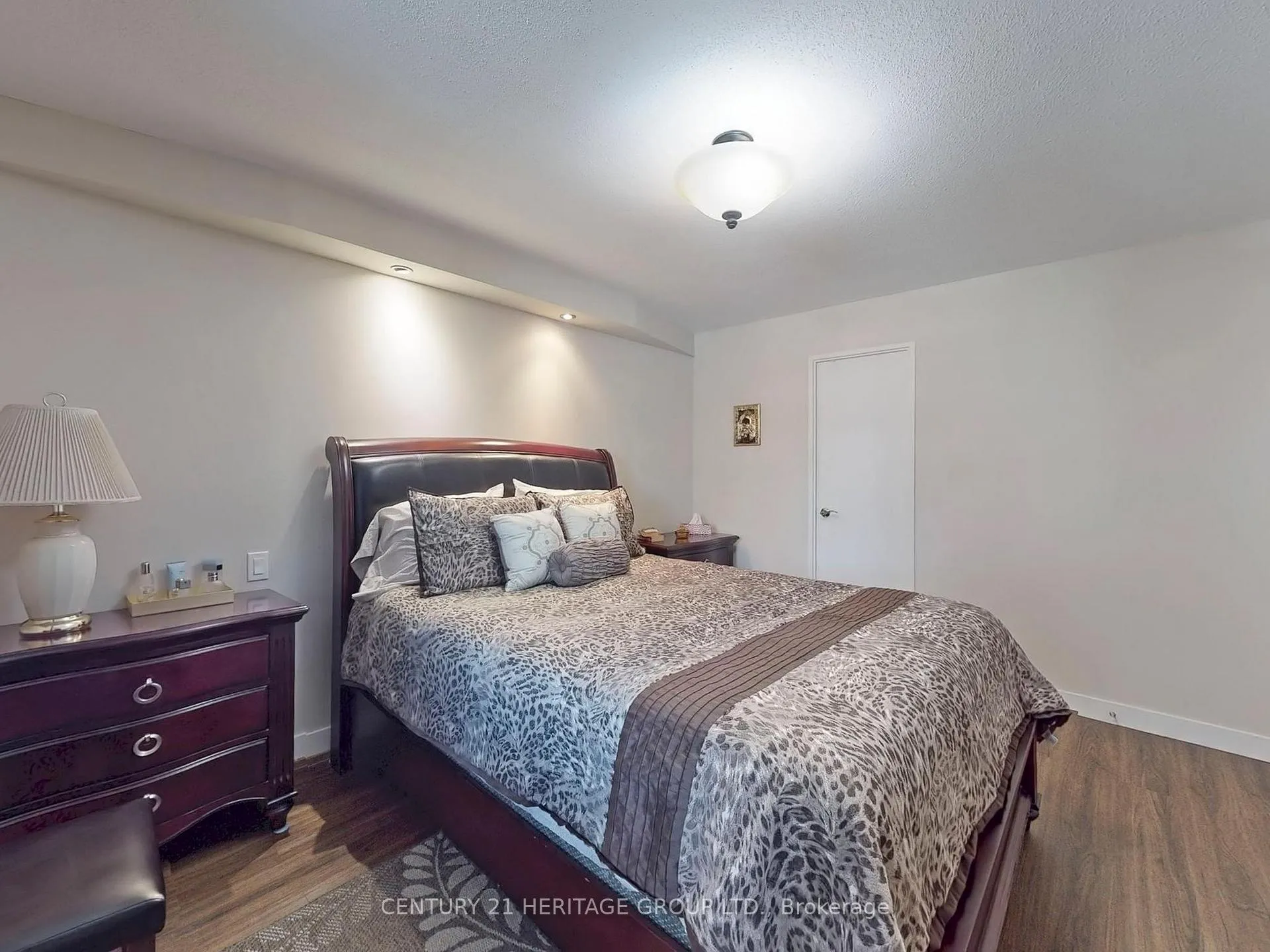 Photo 18 of Unit 308, 1 Royal Orchard Boulevard, Markham, Royal Orchard — HOMEH