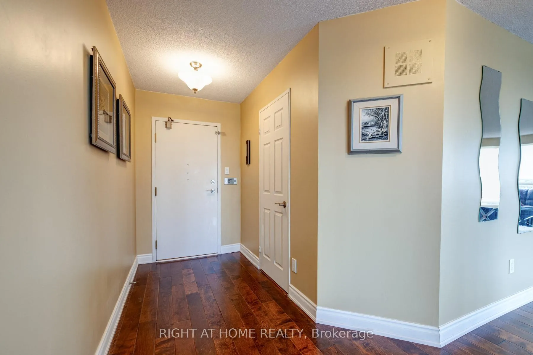 Photo 4 of Unit 712, 55 Austin Drive, Markham, Markville — HOMEH