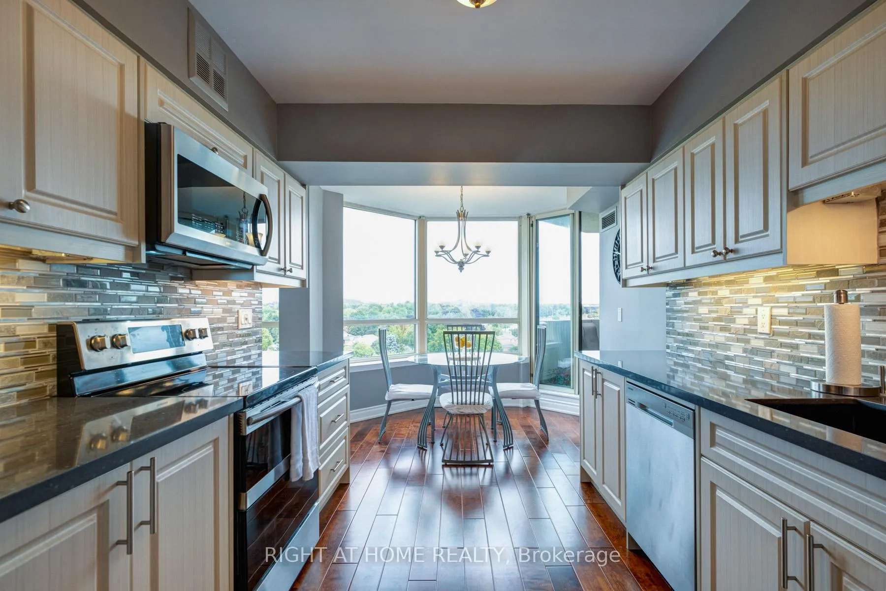 Photo 6 of Unit 712, 55 Austin Drive, Markham, Markville — HOMEH