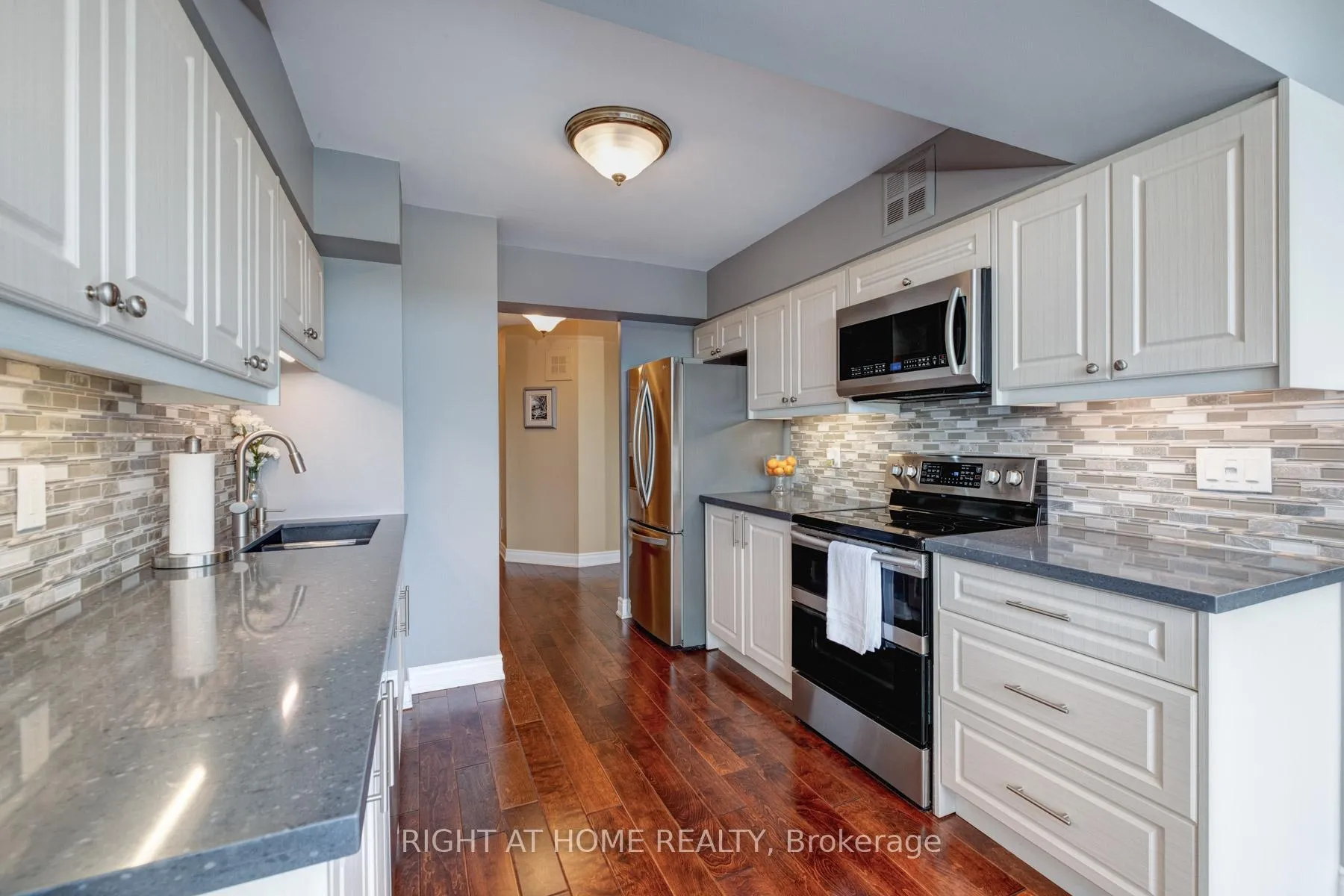Photo 7 of Unit 712, 55 Austin Drive, Markham, Markville — HOMEH