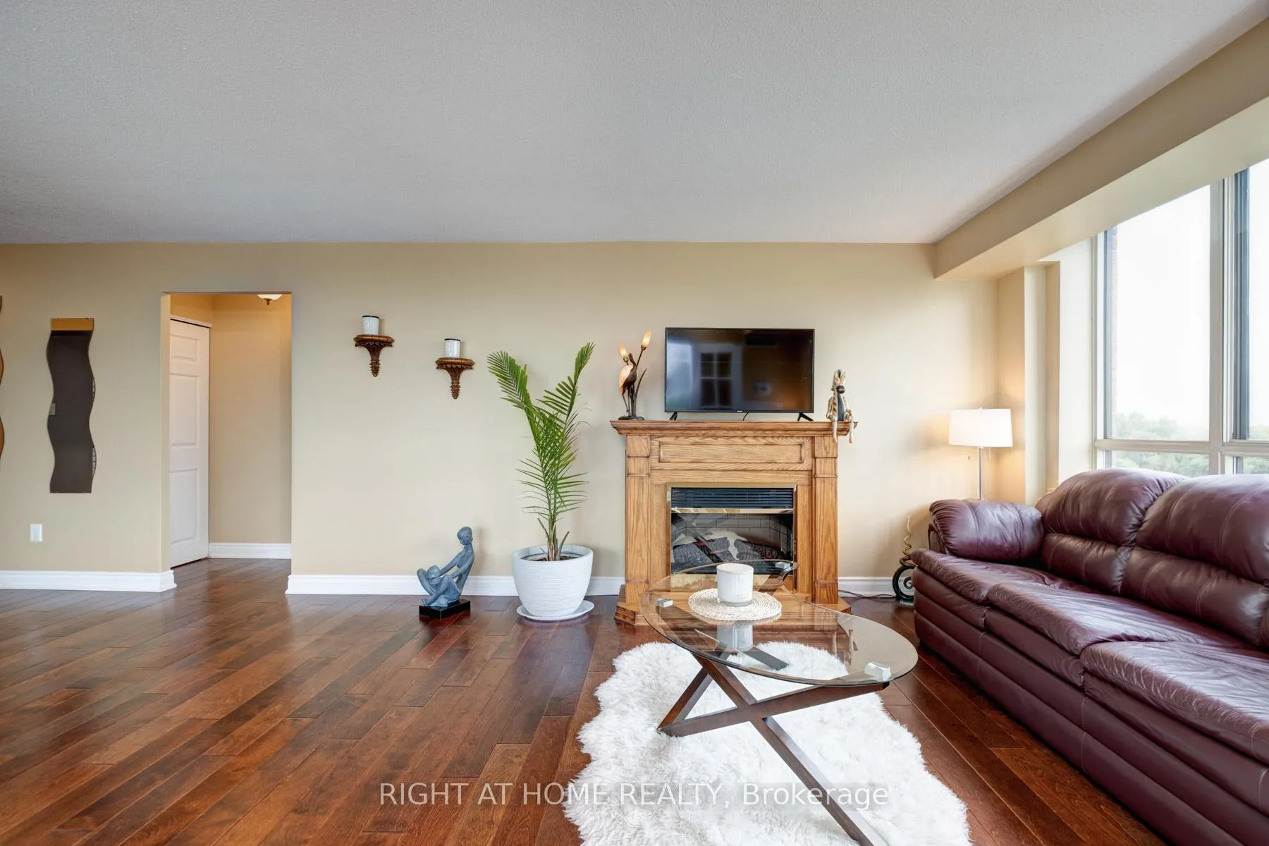 Photo 13 of Unit 712, 55 Austin Drive, Markham, Markville — HOMEH