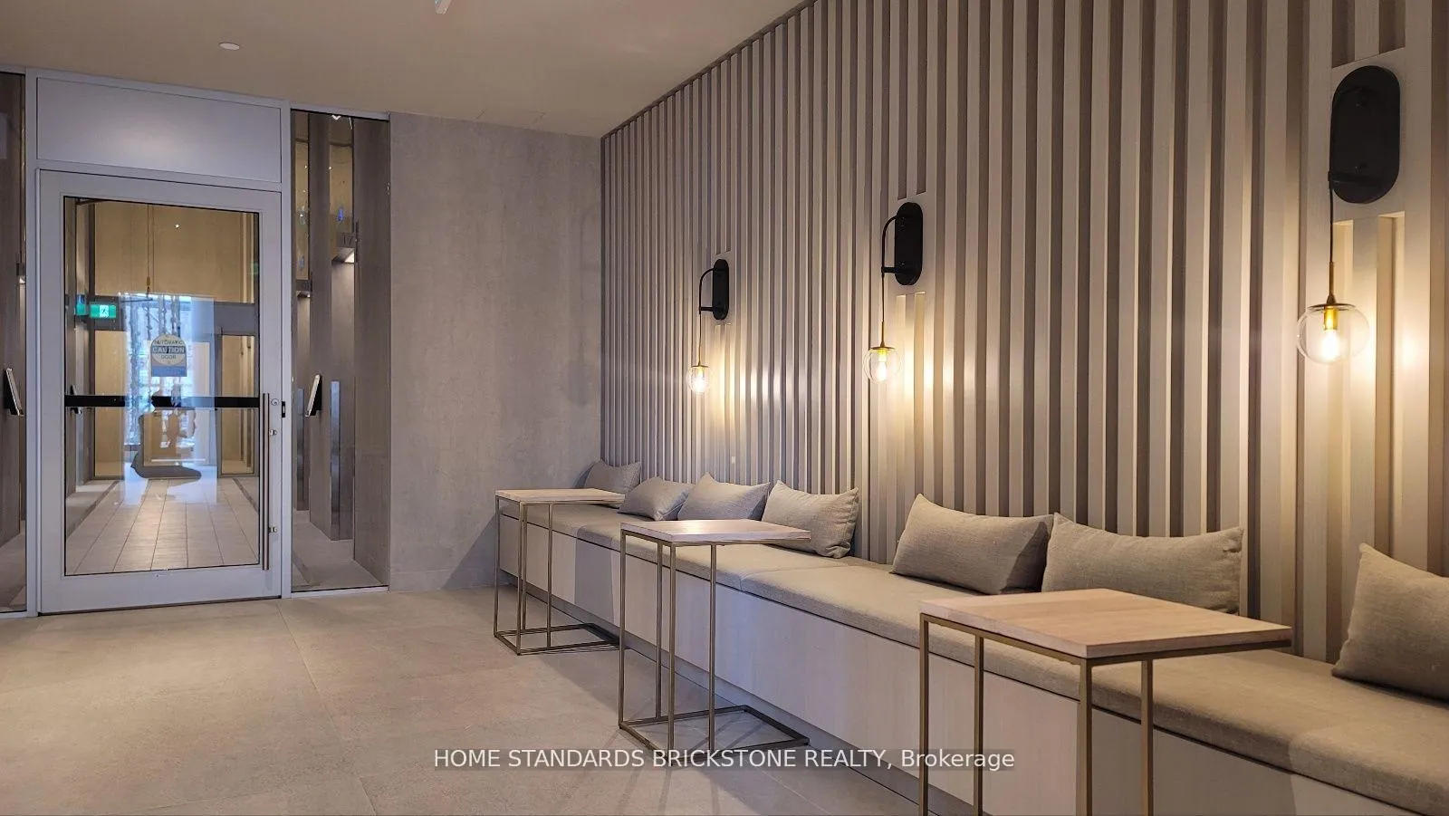 Photo 3 of Unit 1807, 55 Cooper Street, Toronto, Waterfront Communities — HOMEH