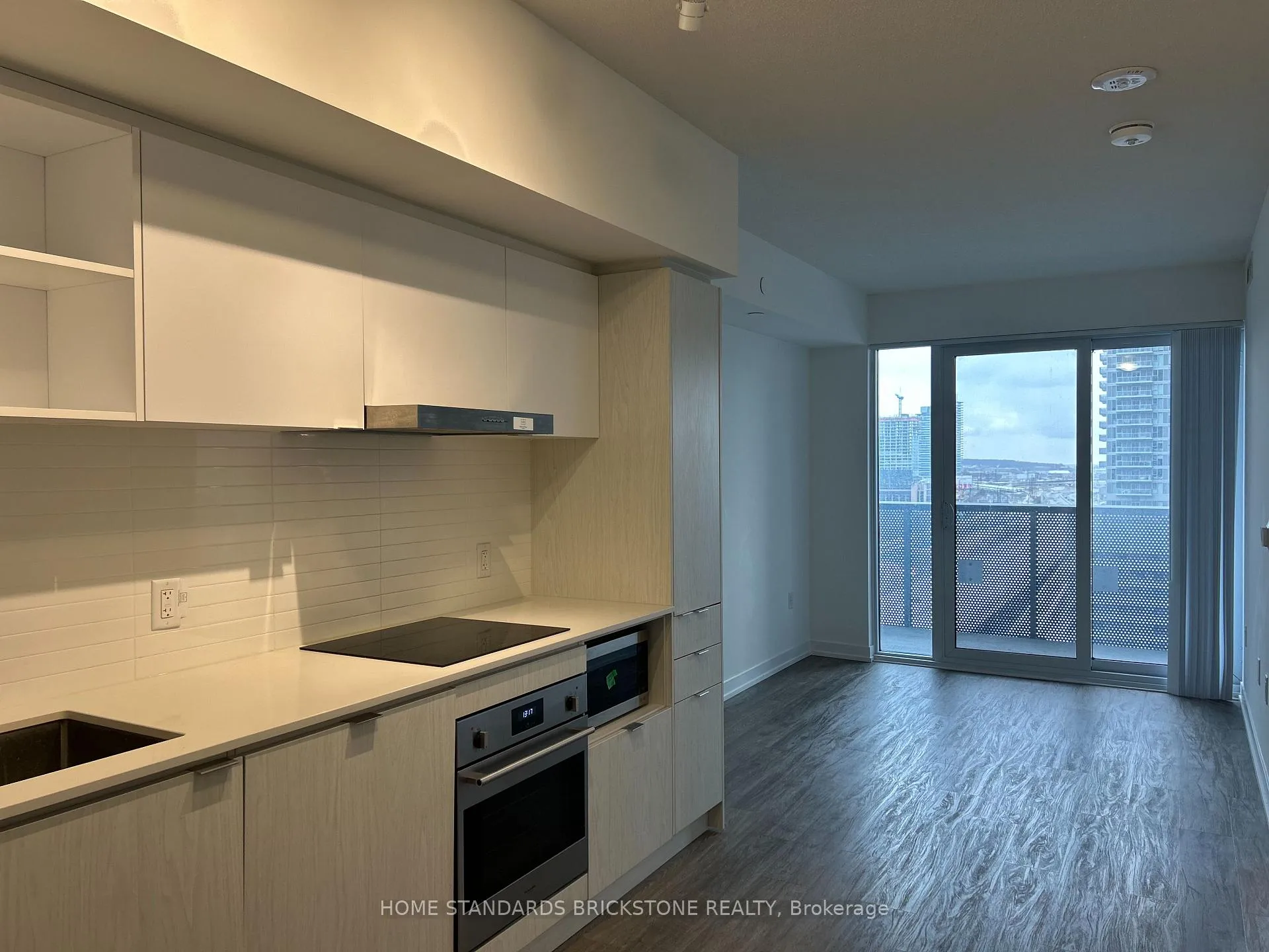 Photo 4 of Unit 1807, 55 Cooper Street, Toronto, Waterfront Communities — HOMEH