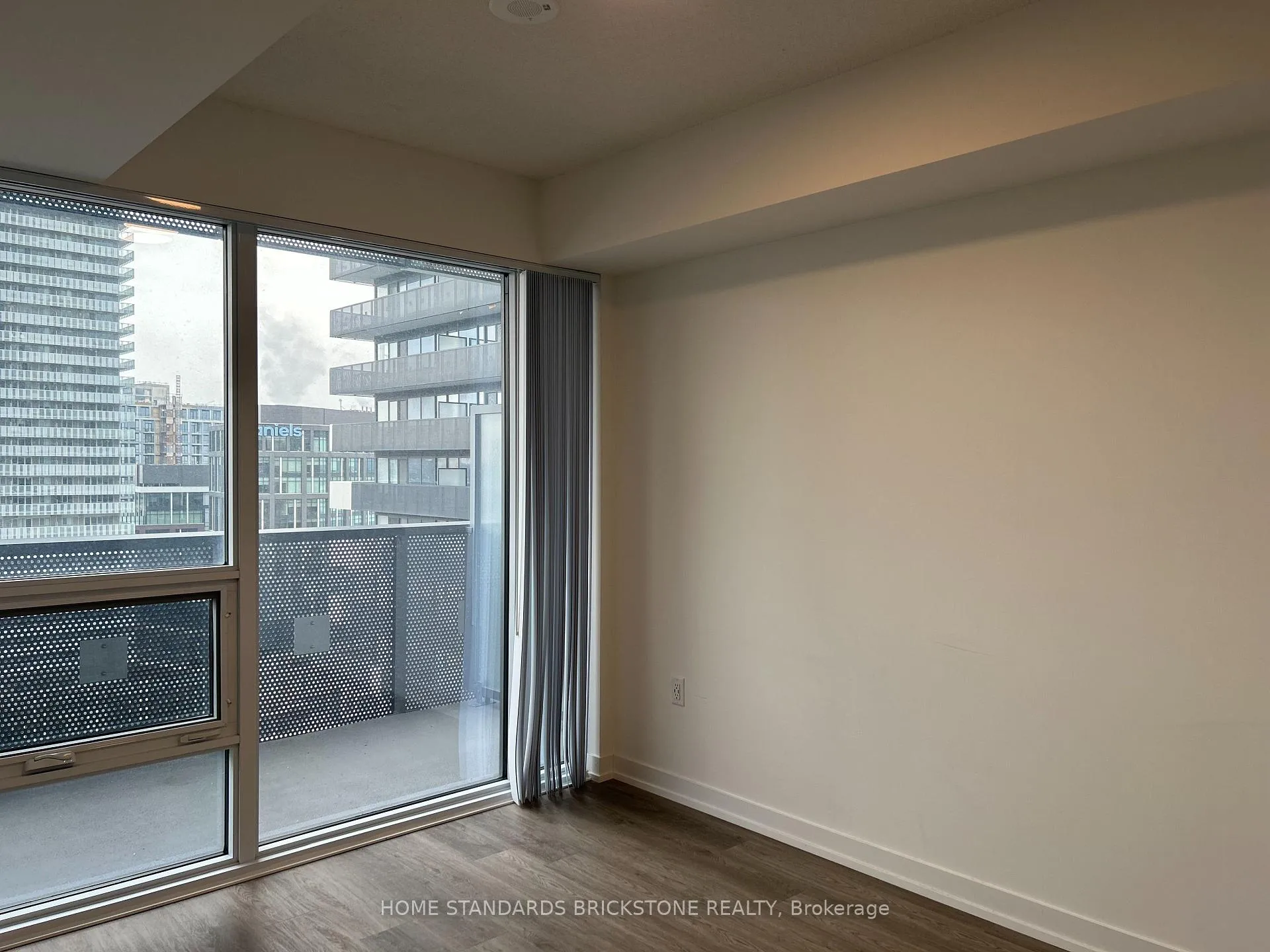 Photo 9 of Unit 1807, 55 Cooper Street, Toronto, Waterfront Communities — HOMEH