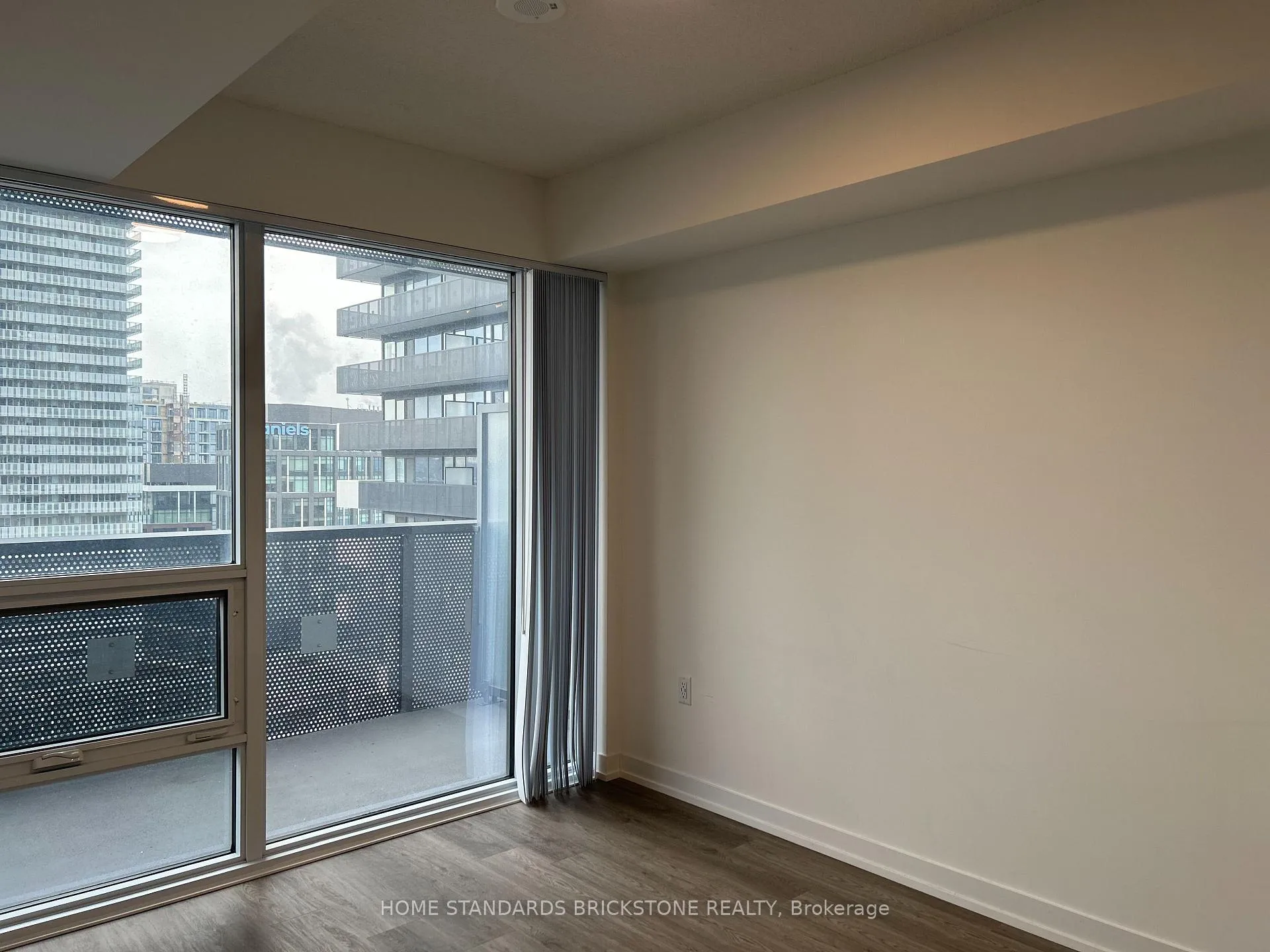 Photo 10 of Unit 1807, 55 Cooper Street, Toronto, Waterfront Communities — HOMEH