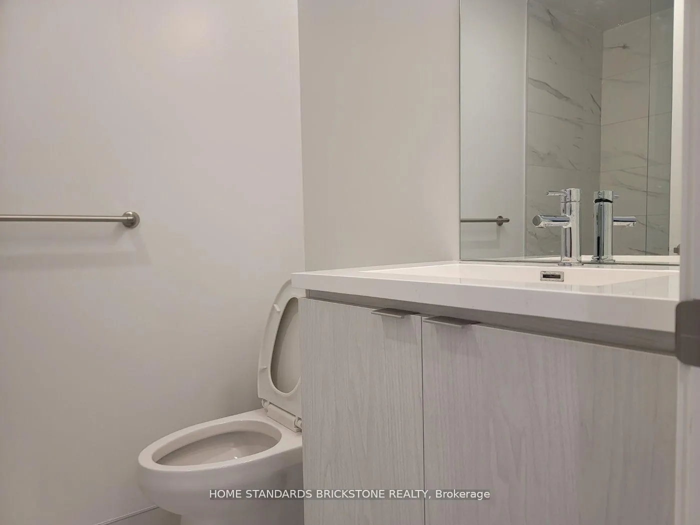 Photo 12 of Unit 1807, 55 Cooper Street, Toronto, Waterfront Communities — HOMEH