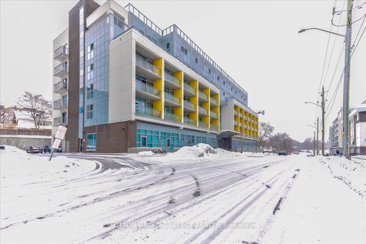 Front of Unit 405, 257 Hemlock Street