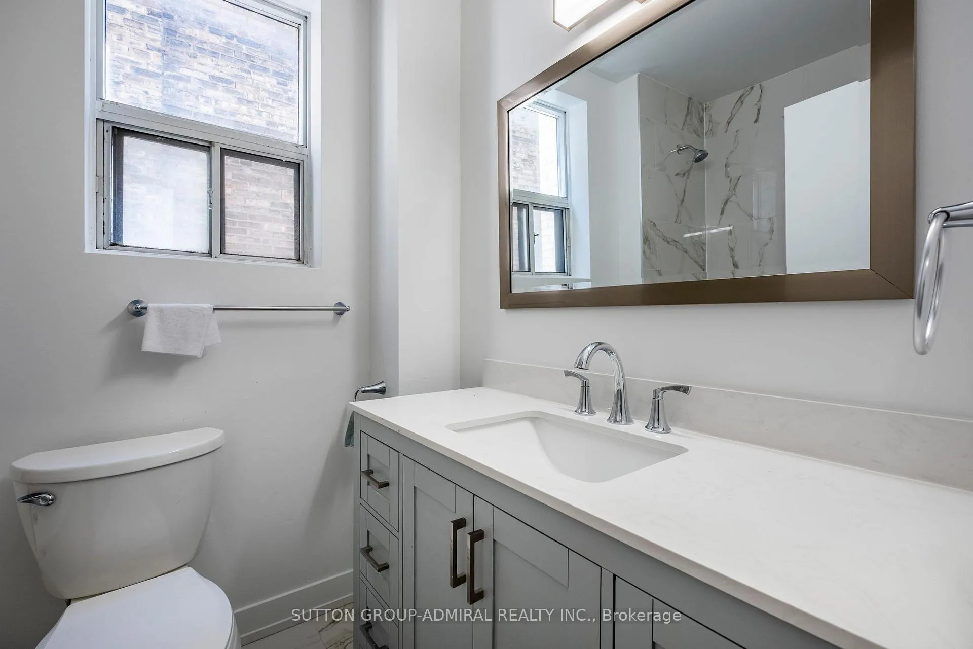 Photo 5 of Unit 2, 1969 queen Street E, Toronto, The Beaches — HOMEH