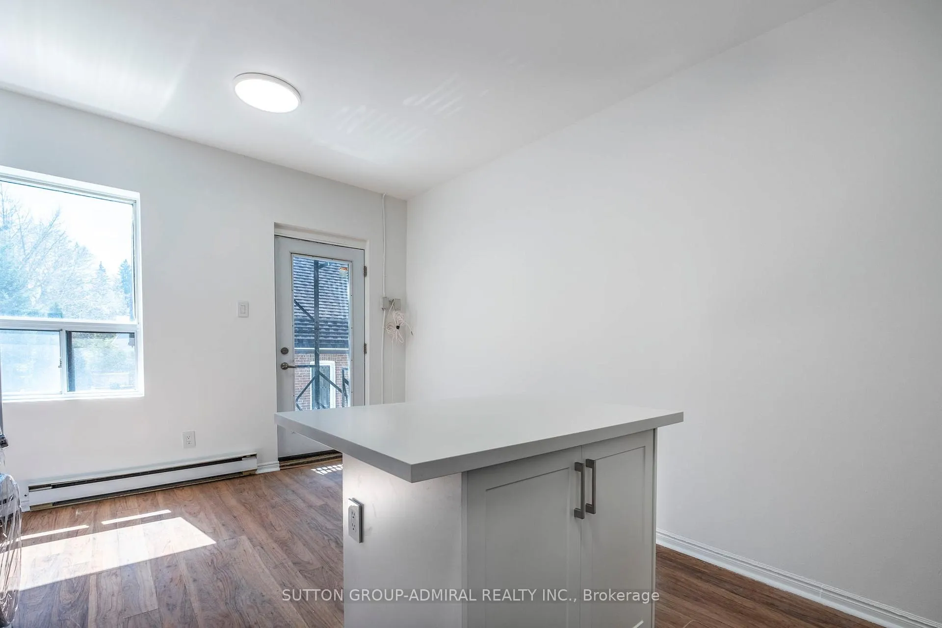 Photo 7 of Unit 2, 1969 queen Street E, Toronto, The Beaches — HOMEH