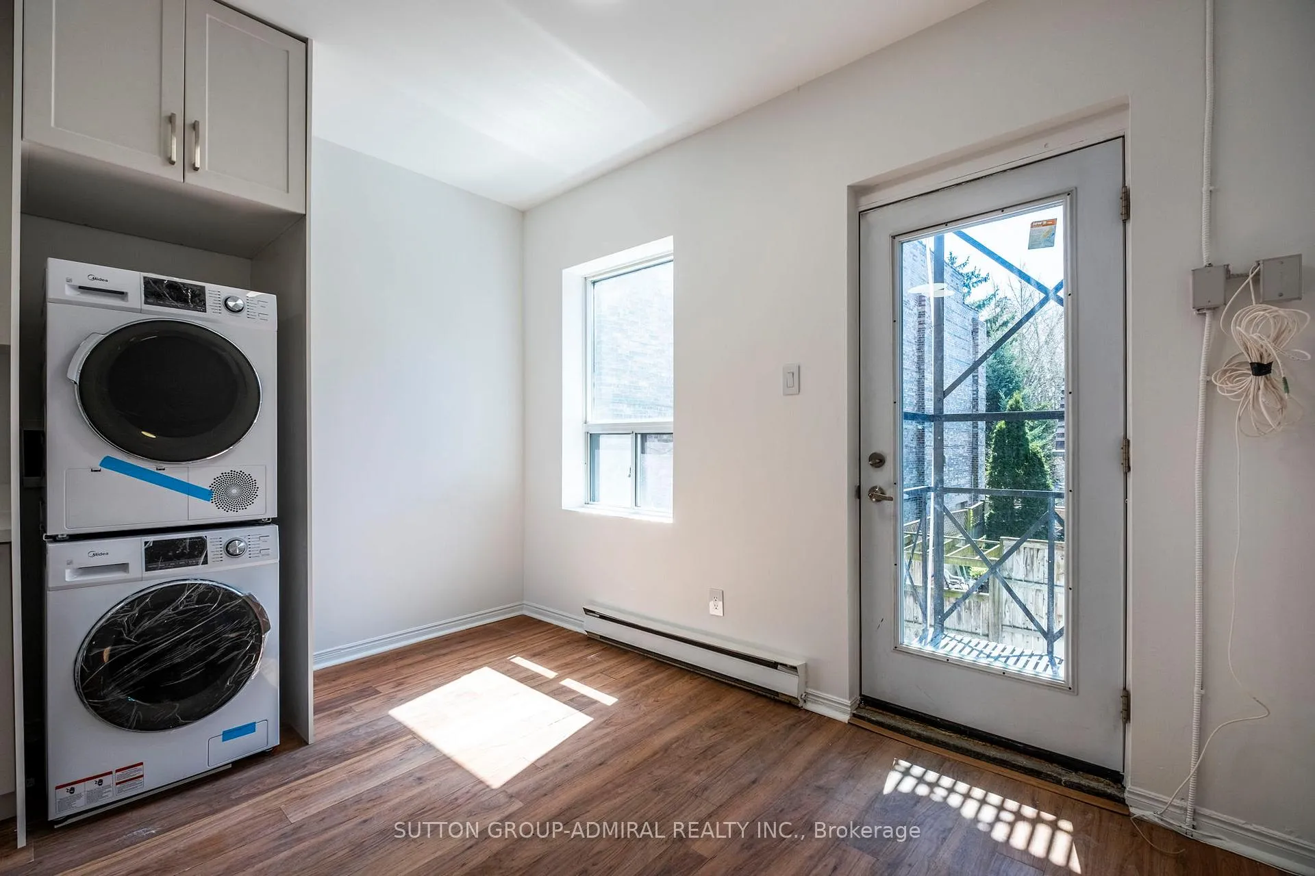 Photo 10 of Unit 2, 1969 queen Street E, Toronto, The Beaches — HOMEH